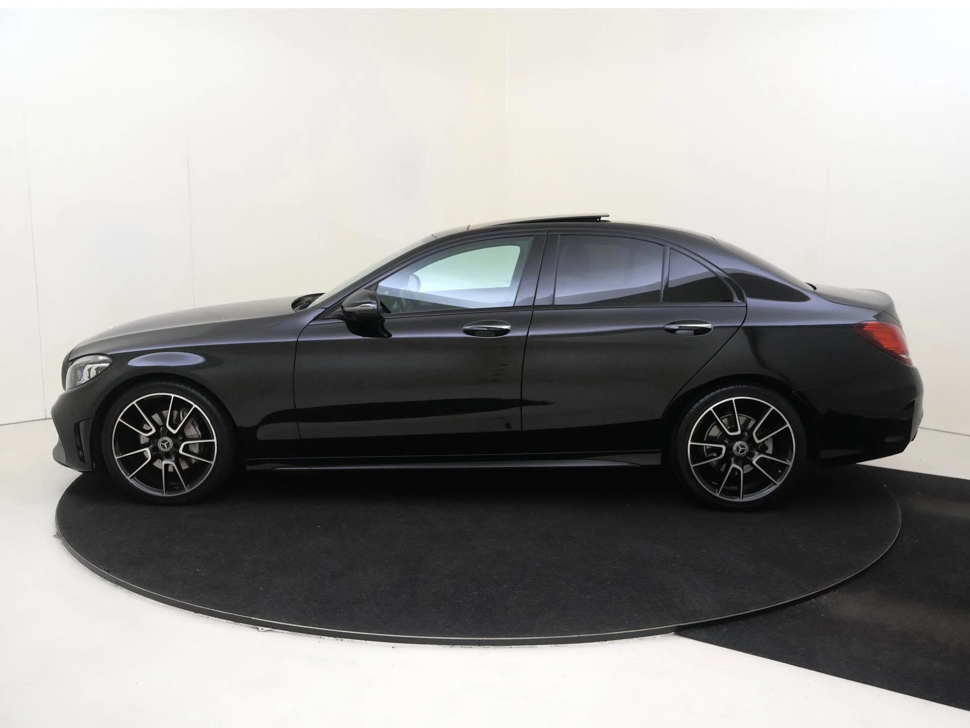 Mercedes-Benz C-Klasse 180 Premium Plus Pack