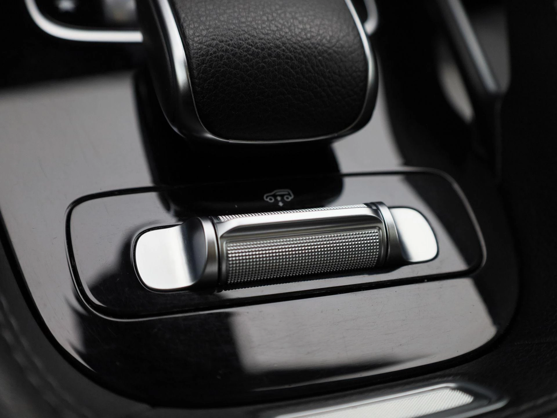 Mercedes-Benz-GLE-image-28