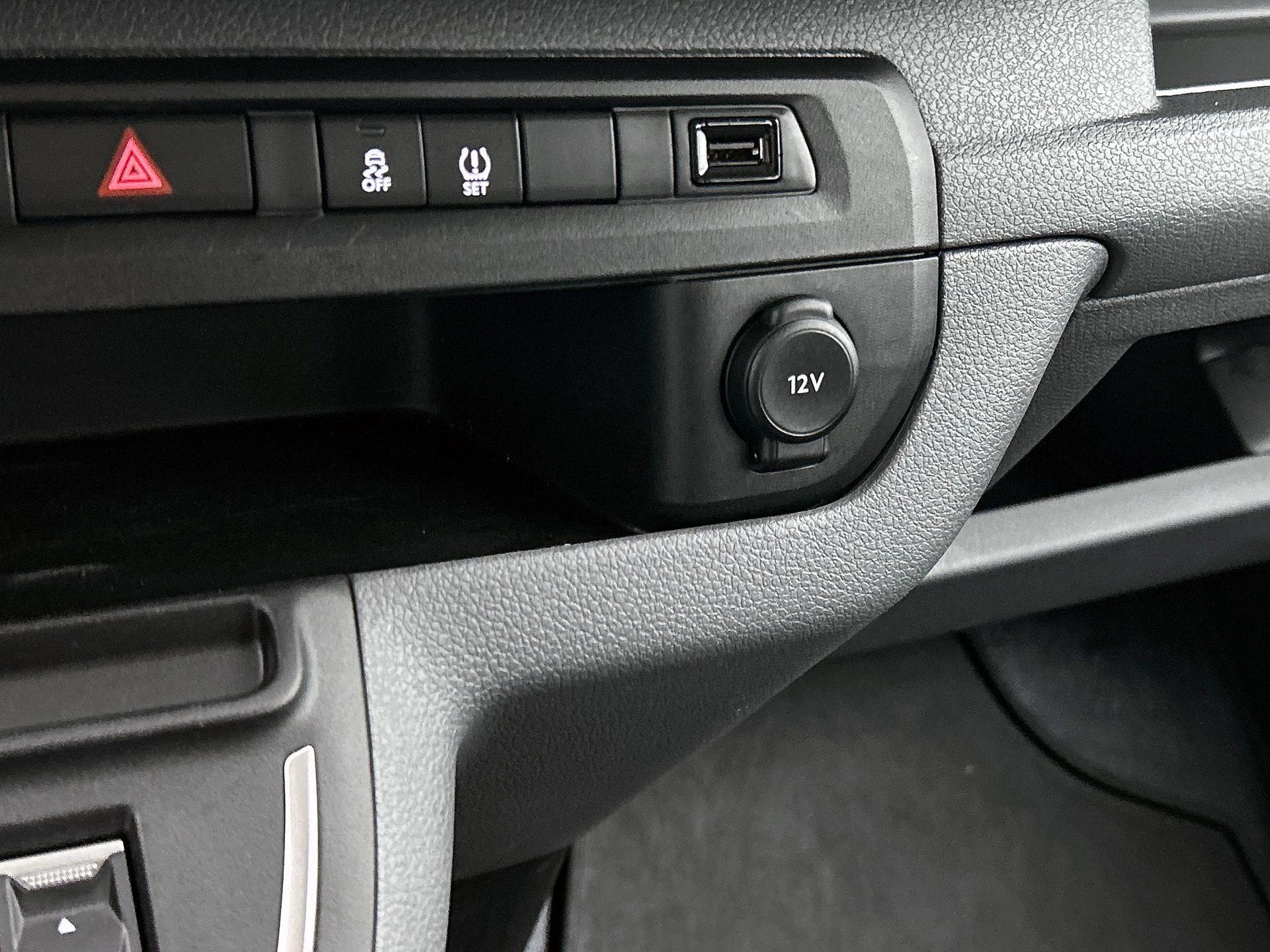Opel-Vivaro-e-image-21