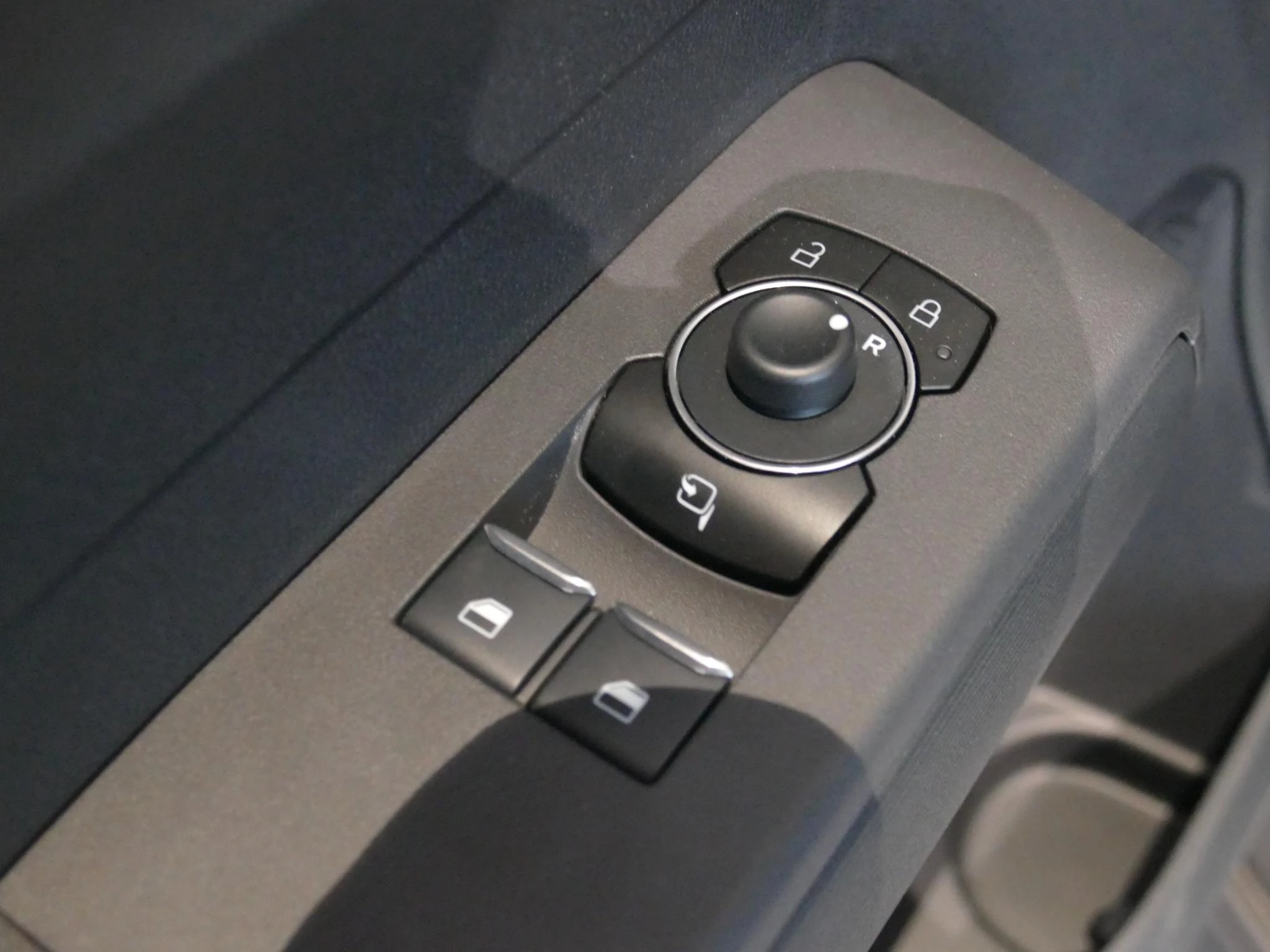 Ford-Transit Courier-image-28