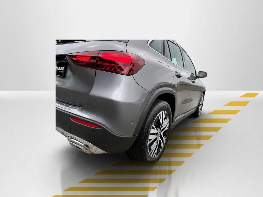 Mercedes-Benz-GLA 200 d-image-14