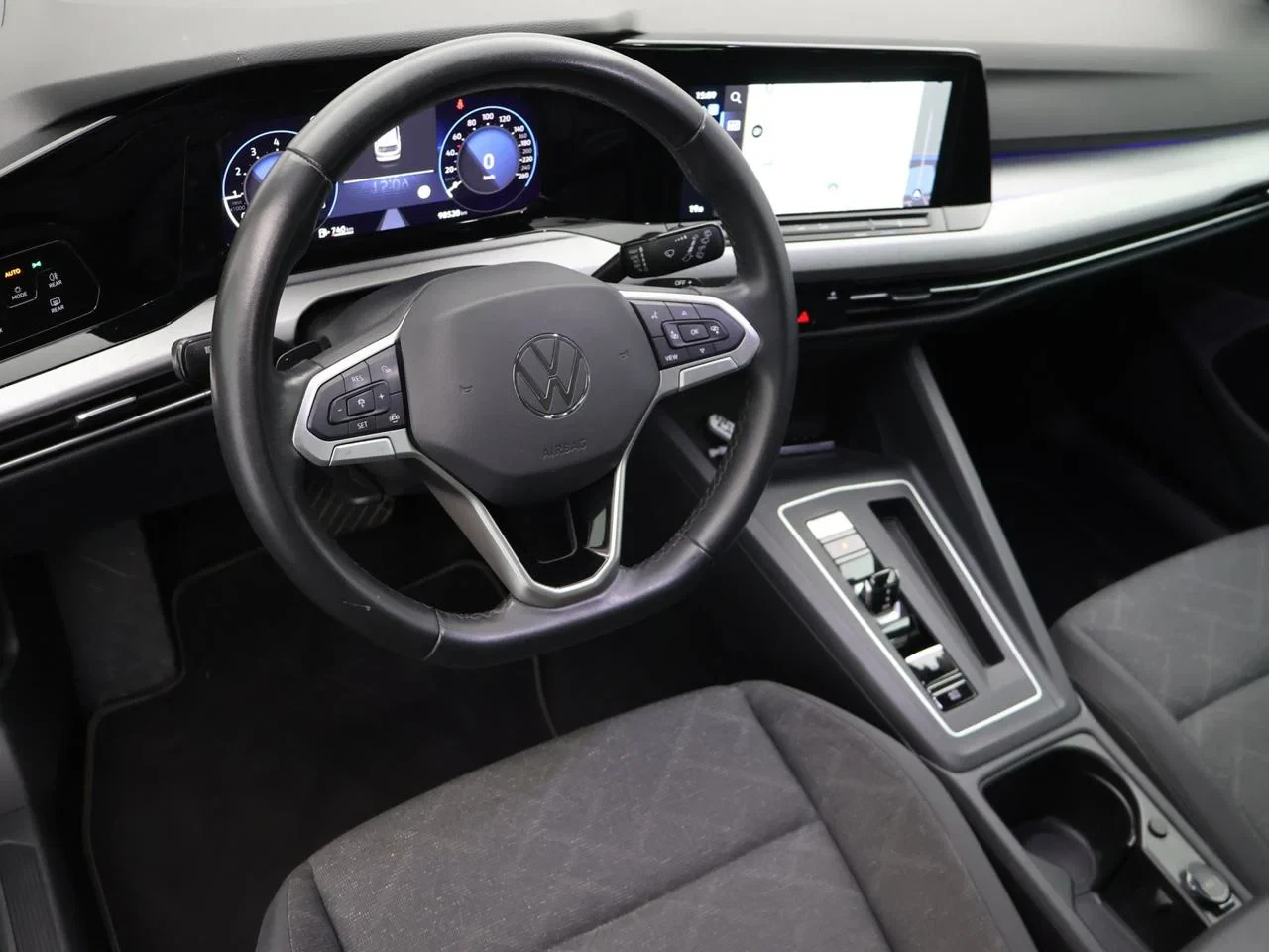 Volkswagen-Golf-image-7