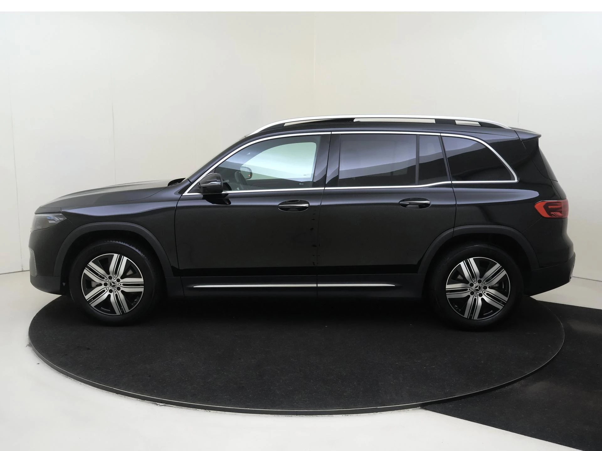 Mercedes-Benz EQB 250+ Luxury Line 71 kWh