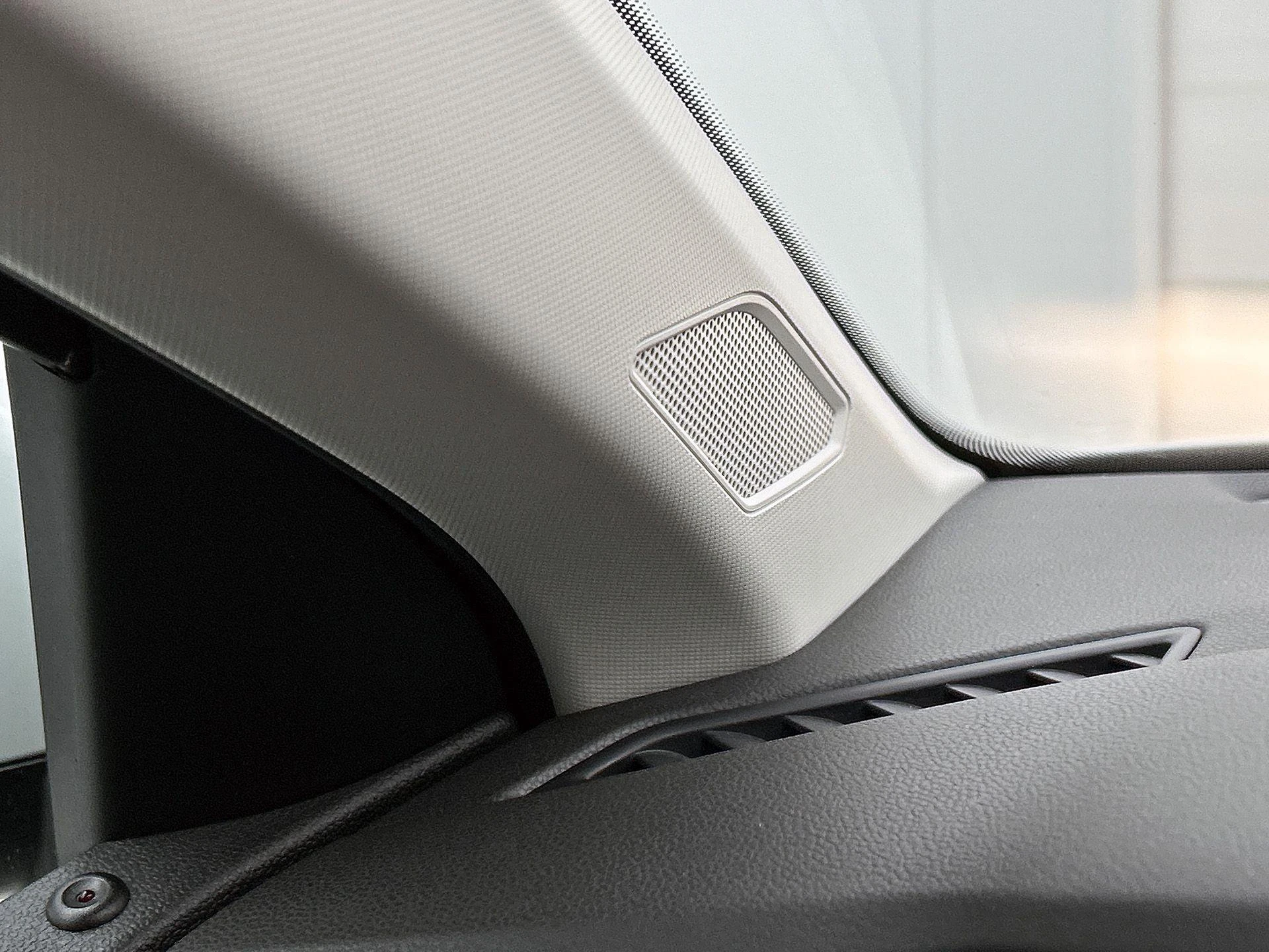 Volkswagen-Polo-image-11