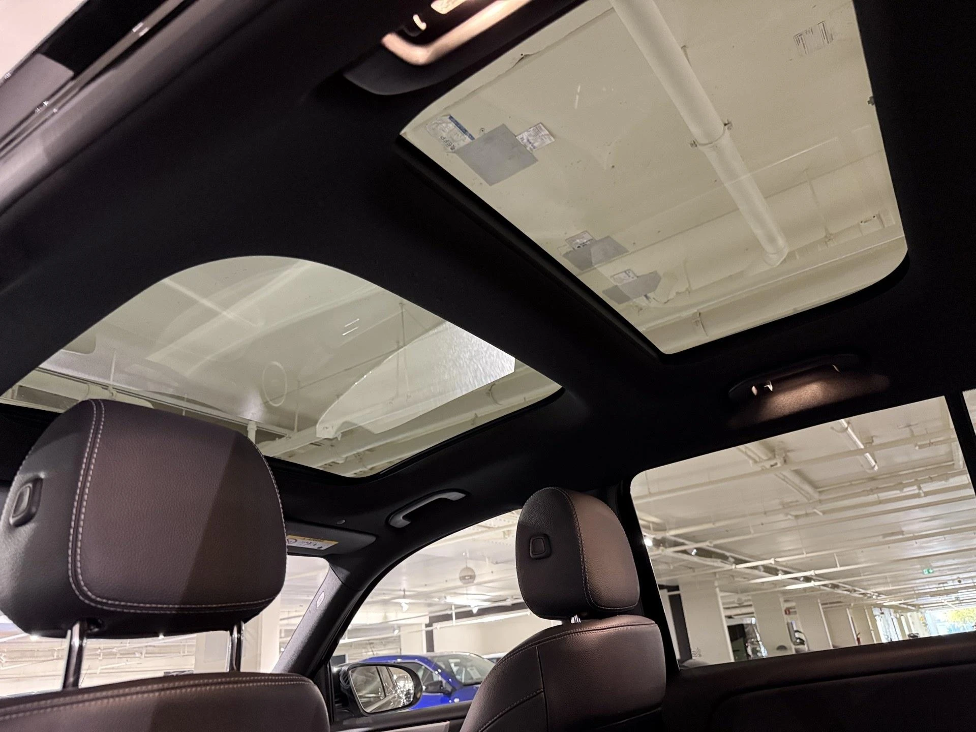 Mercedes-Benz-GLB-image-12