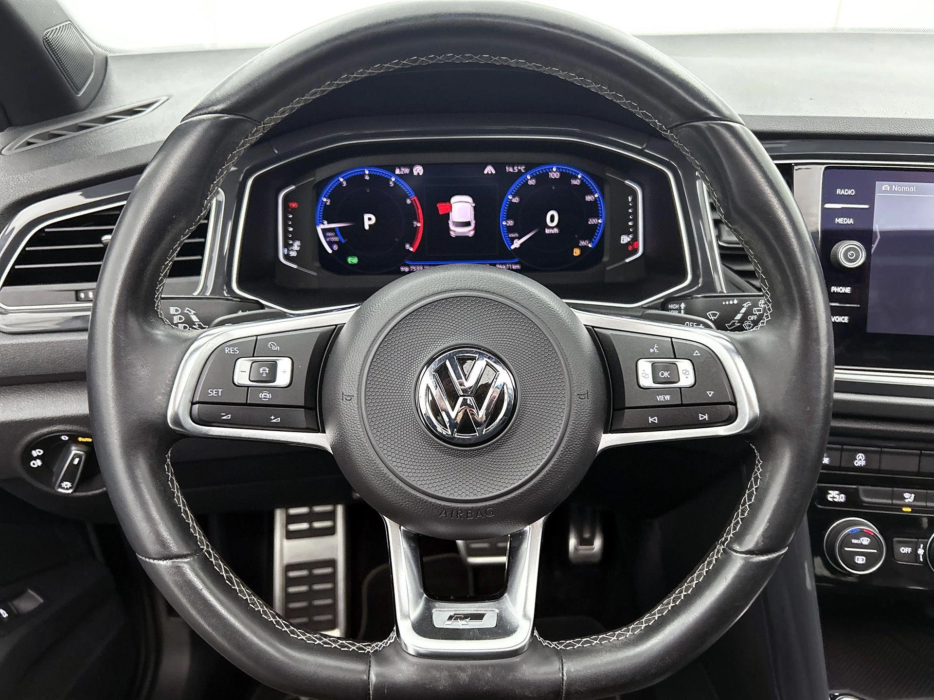 Volkswagen-T-Roc-image-33