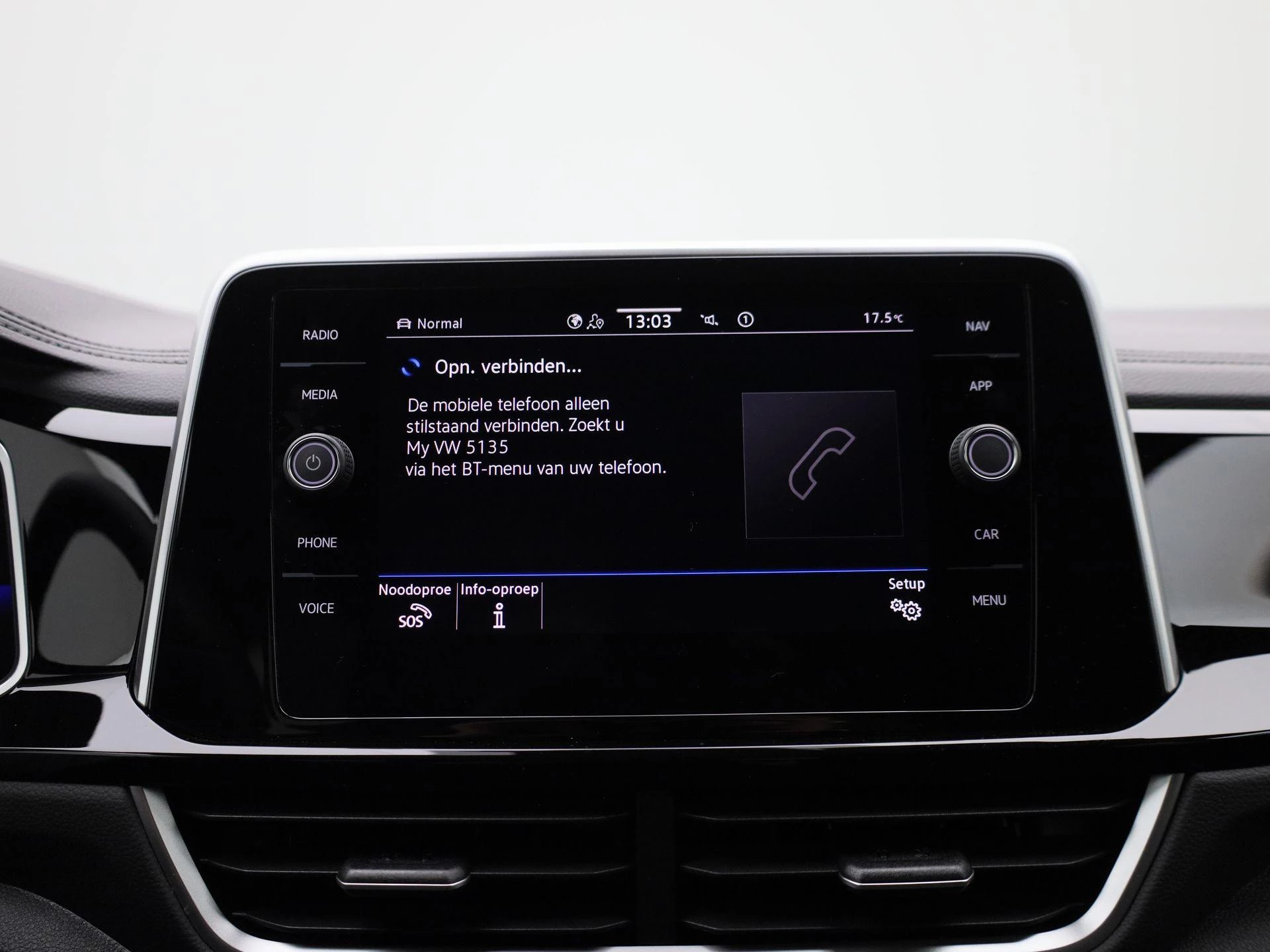 Volkswagen-T-Roc-image-21