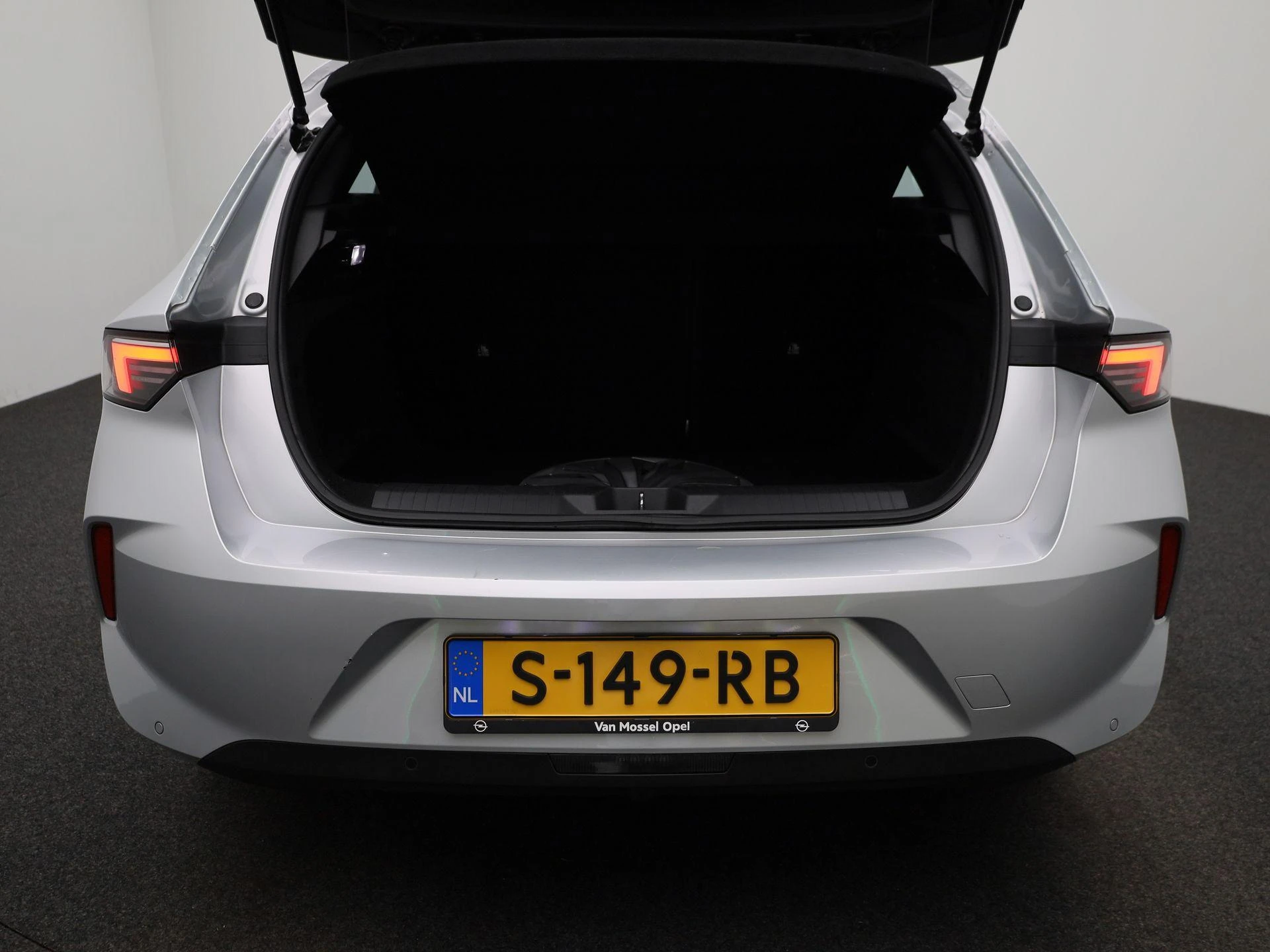 Opel-Astra-image-11