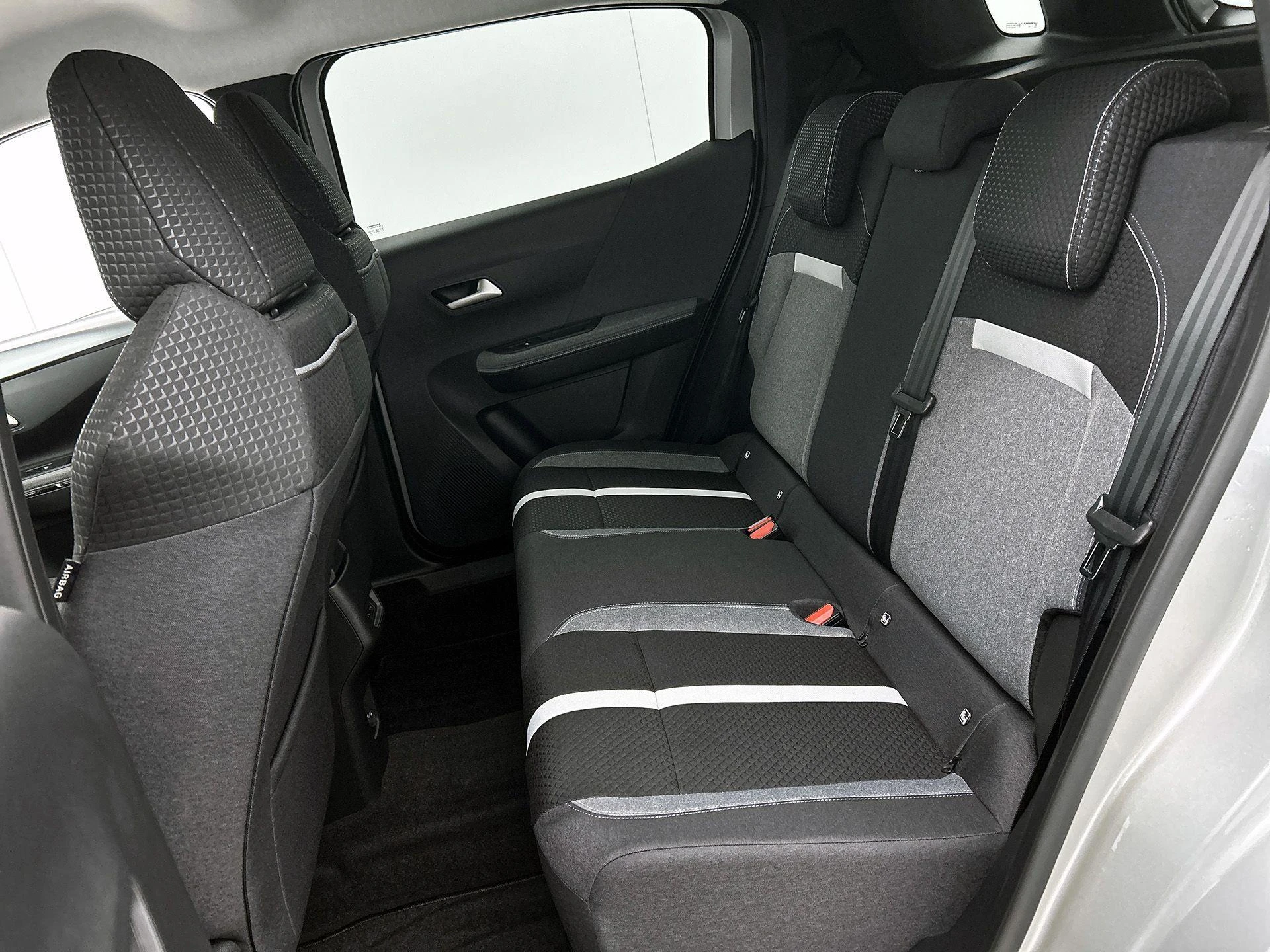 Opel-Frontera-image-26