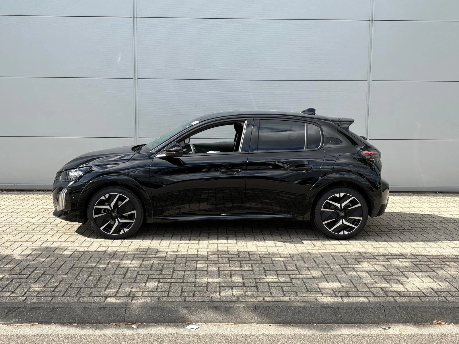 Peugeot-208-image-2