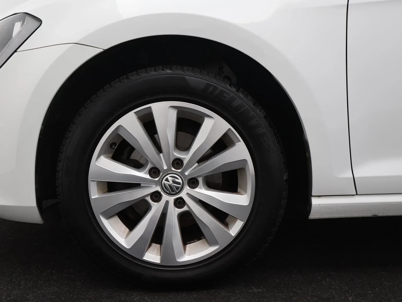 Volkswagen-Golf-image-1