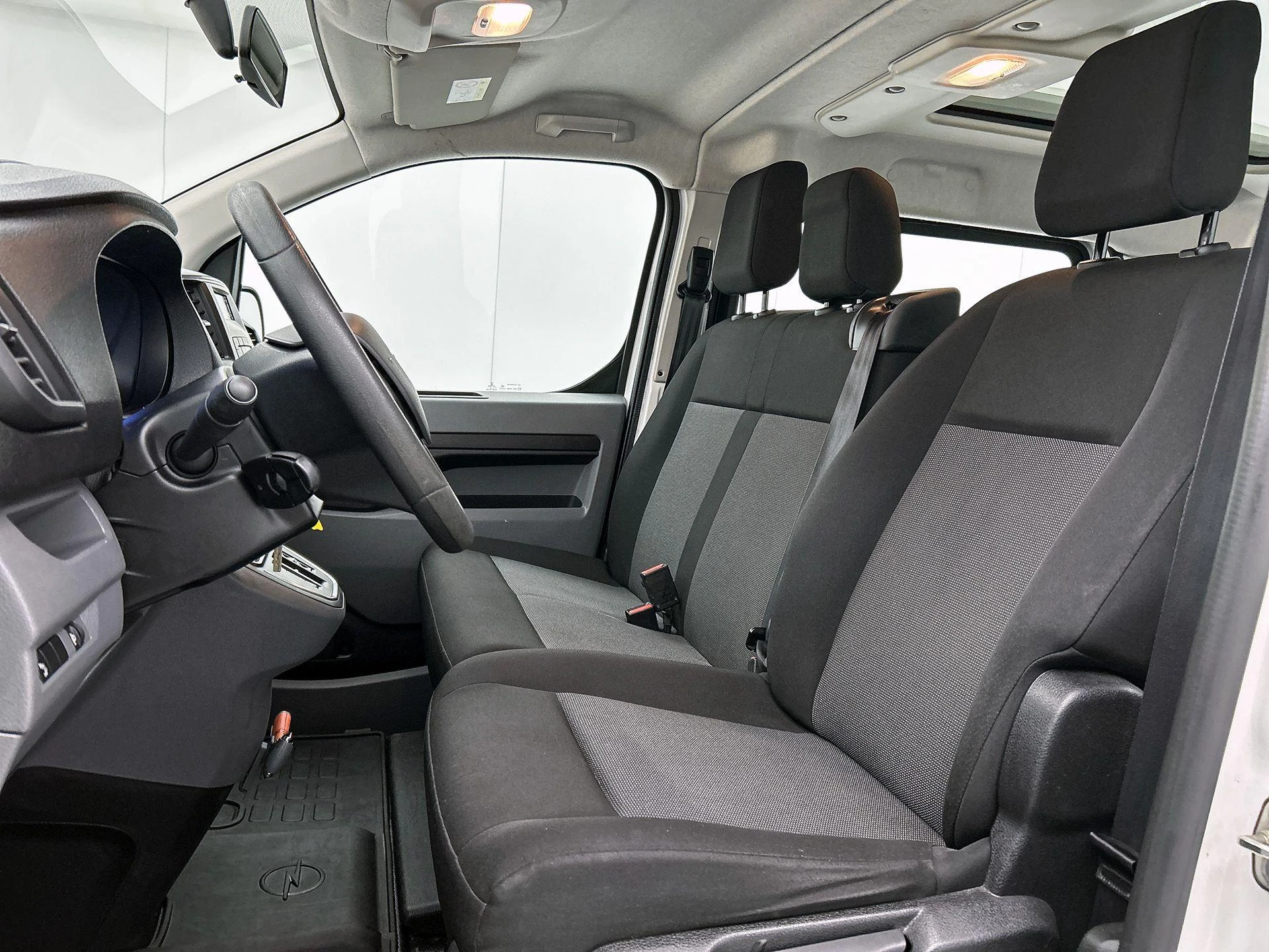 Opel-Vivaro-e-image-29