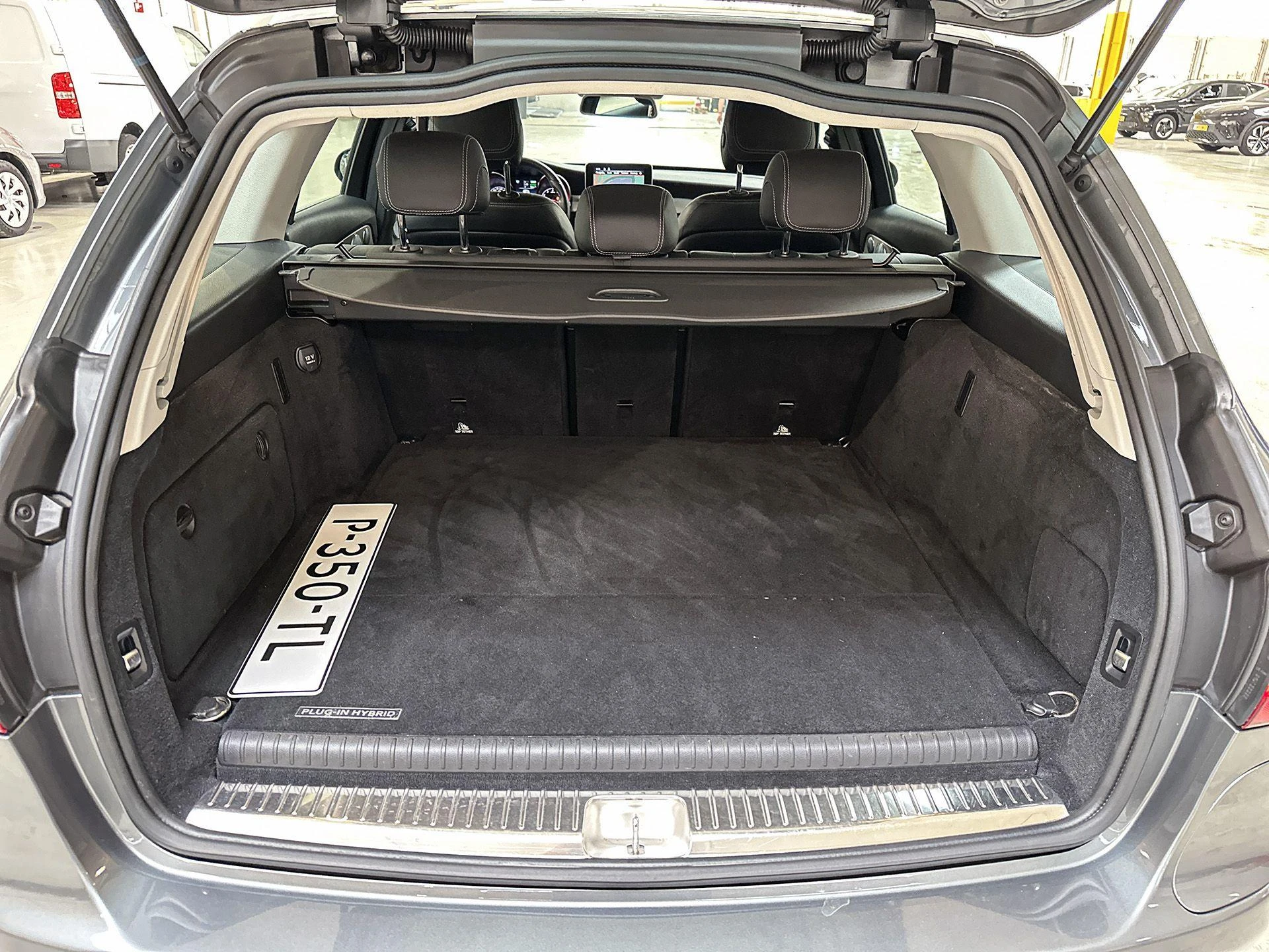 Mercedes-Benz-C-Klasse-image-22