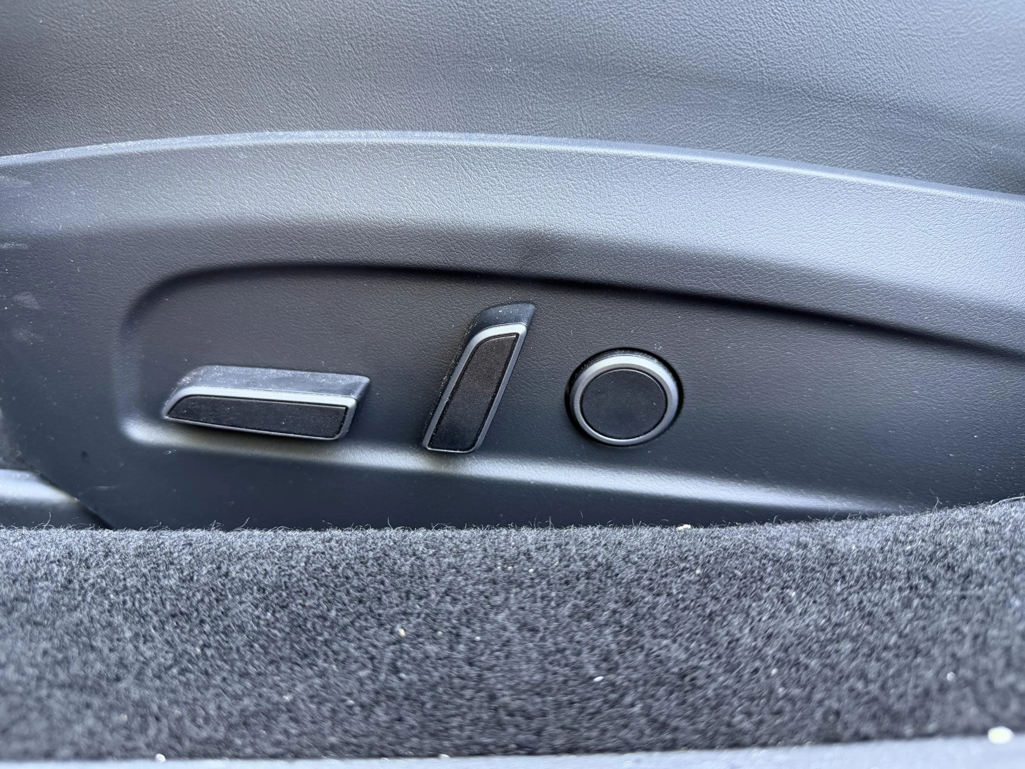 Tesla-Model 3-image-4