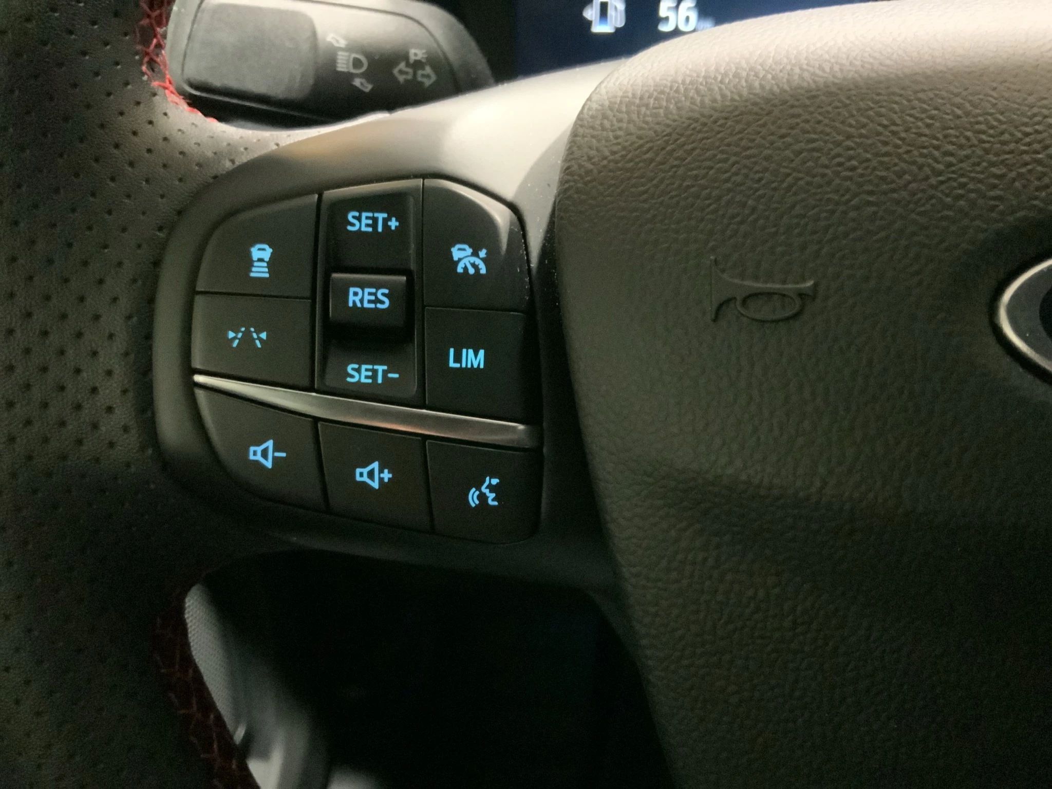 Ford Kuga ST-Line X Aut.*PANO*AHK*360GRAD*LED-MATRIX*NAVI*GRA*WINTER-PKT.