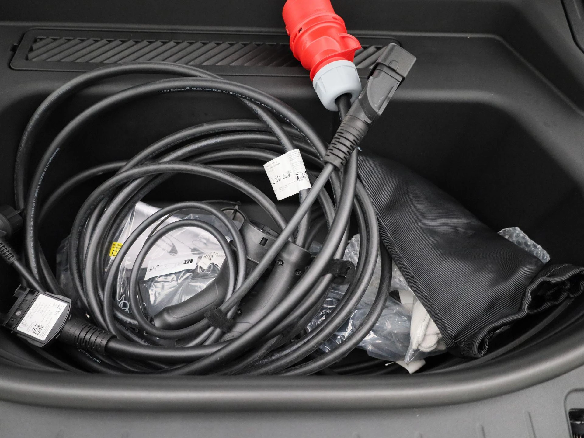 Audi-Q6 e-tron-image-48