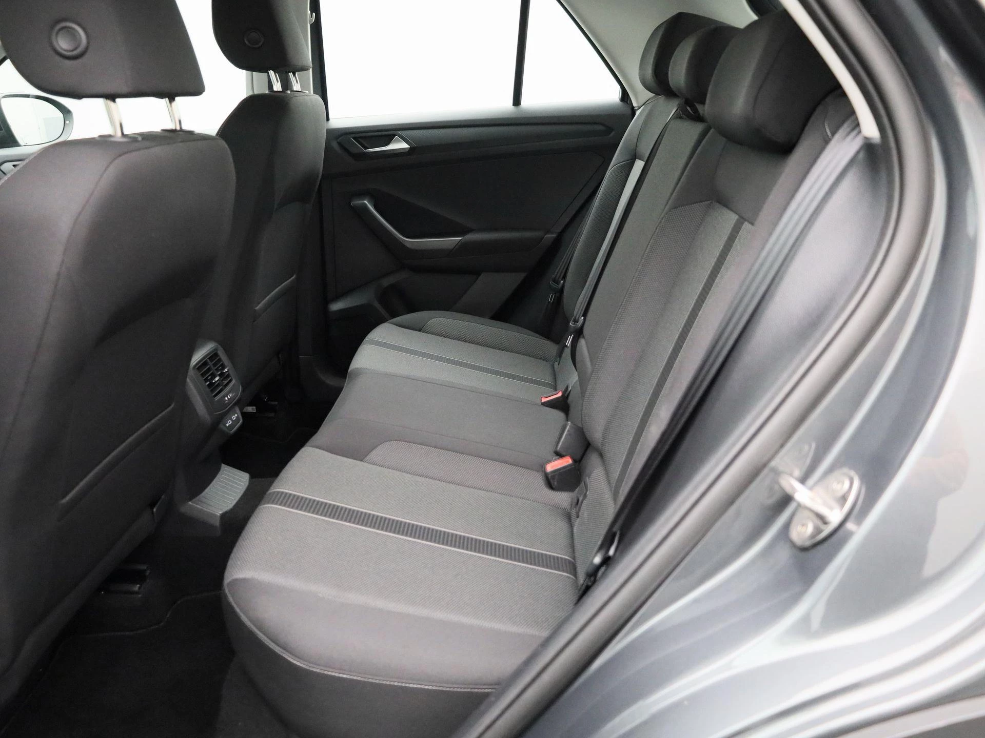 Volkswagen-T-Roc-image-8