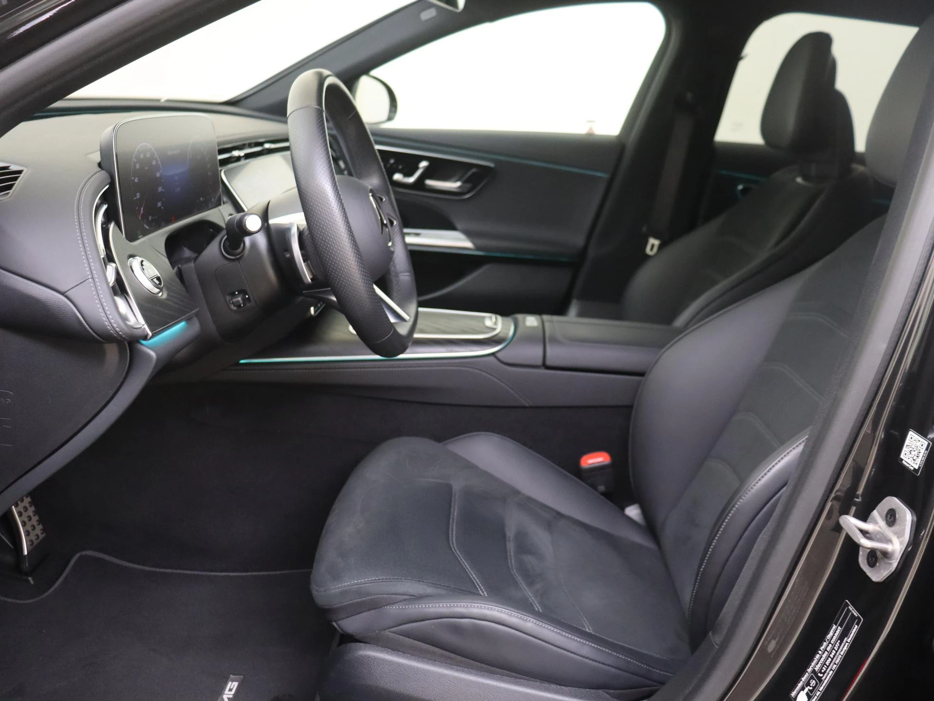 Mercedes-Benz-E-Klasse-image-14