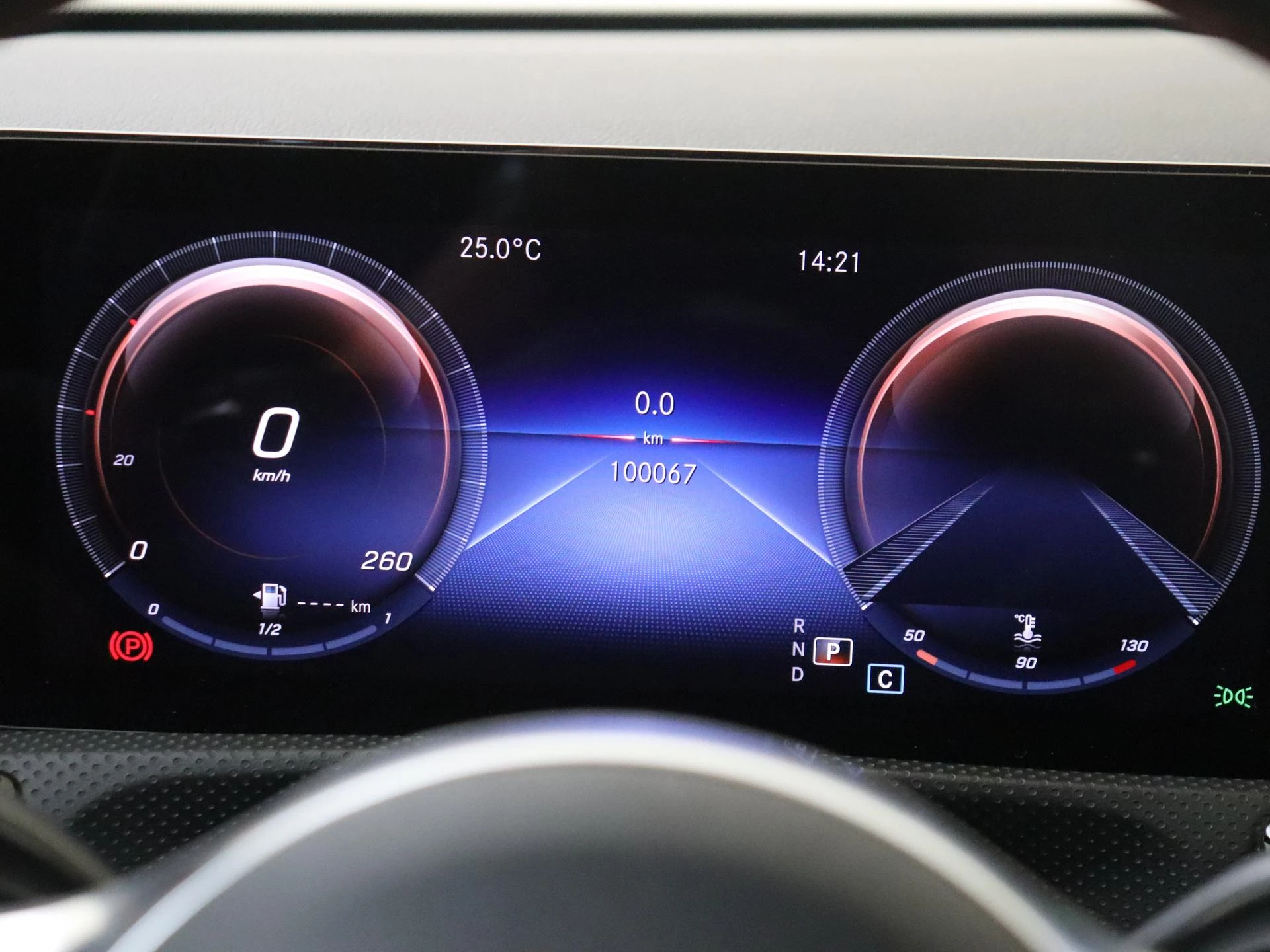 Mercedes-Benz-CLA-image-10