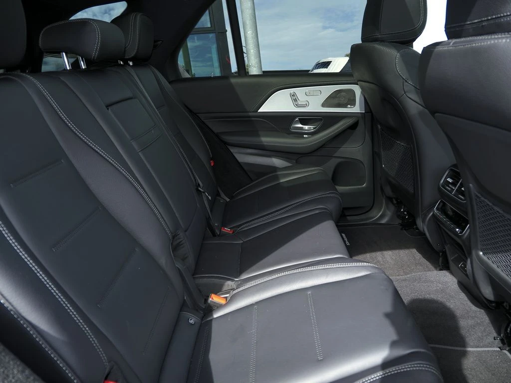 Mercedes-Benz-GLE 450 d-image-12