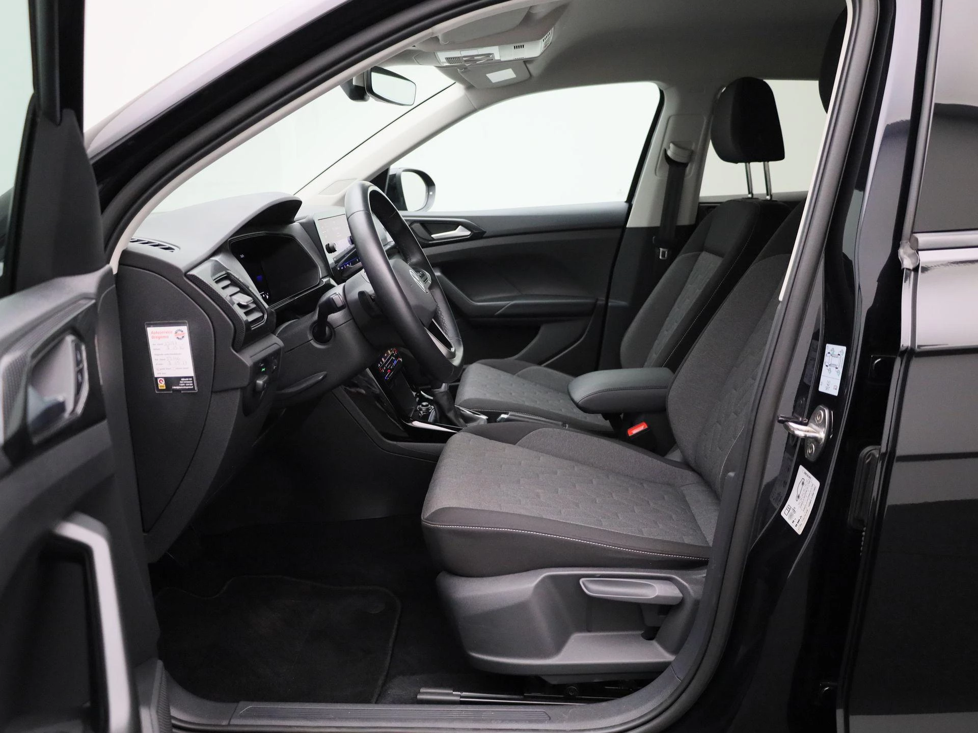 Volkswagen-T-Cross-image-10