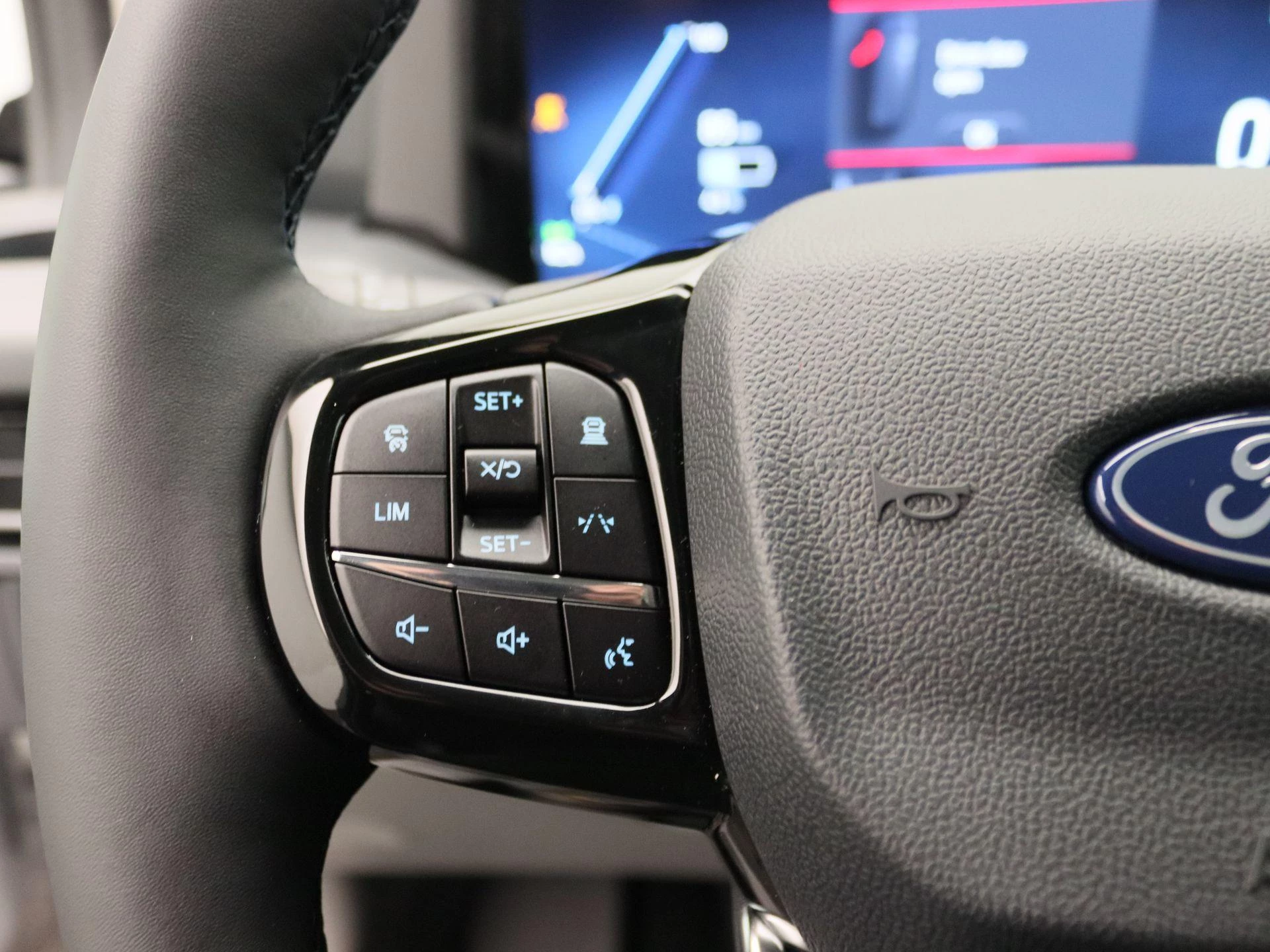 Ford-E-Transit-image-17