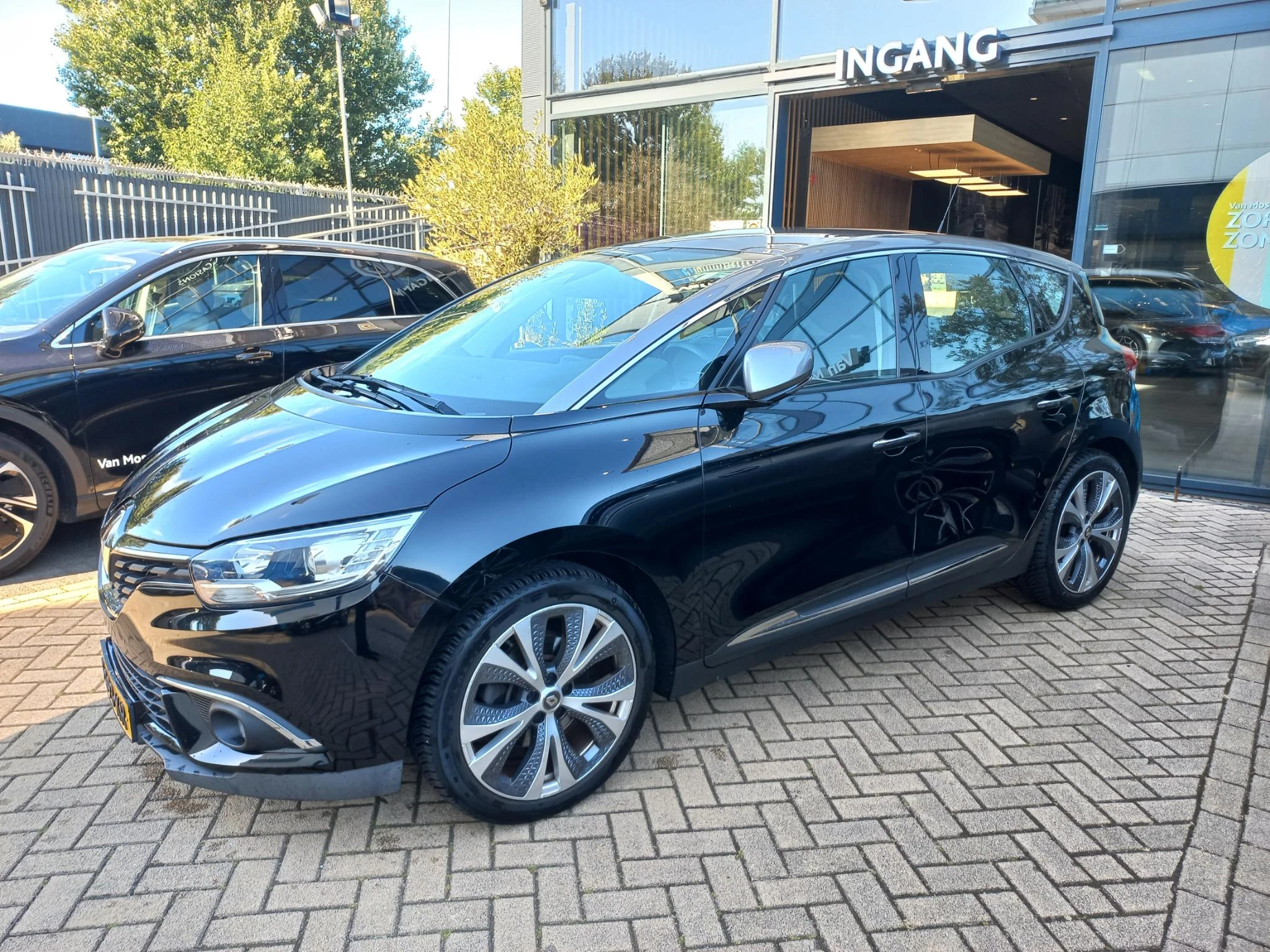 Renault-Scénic-image-1