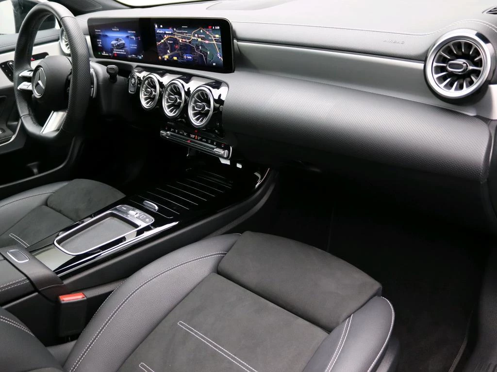 Mercedes-Benz-CLA-image-8