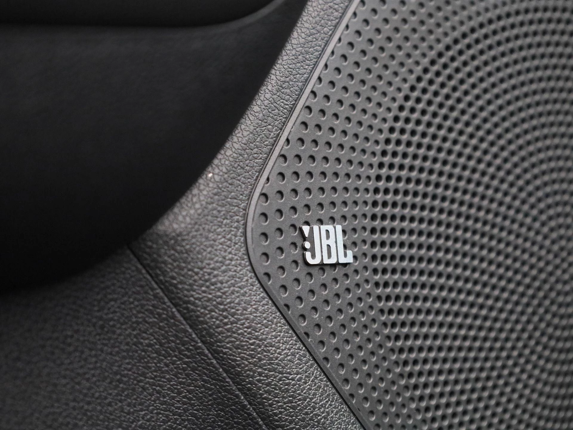 Kia-Niro-image-32