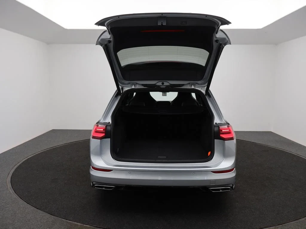 Volkswagen-Golf-image-17