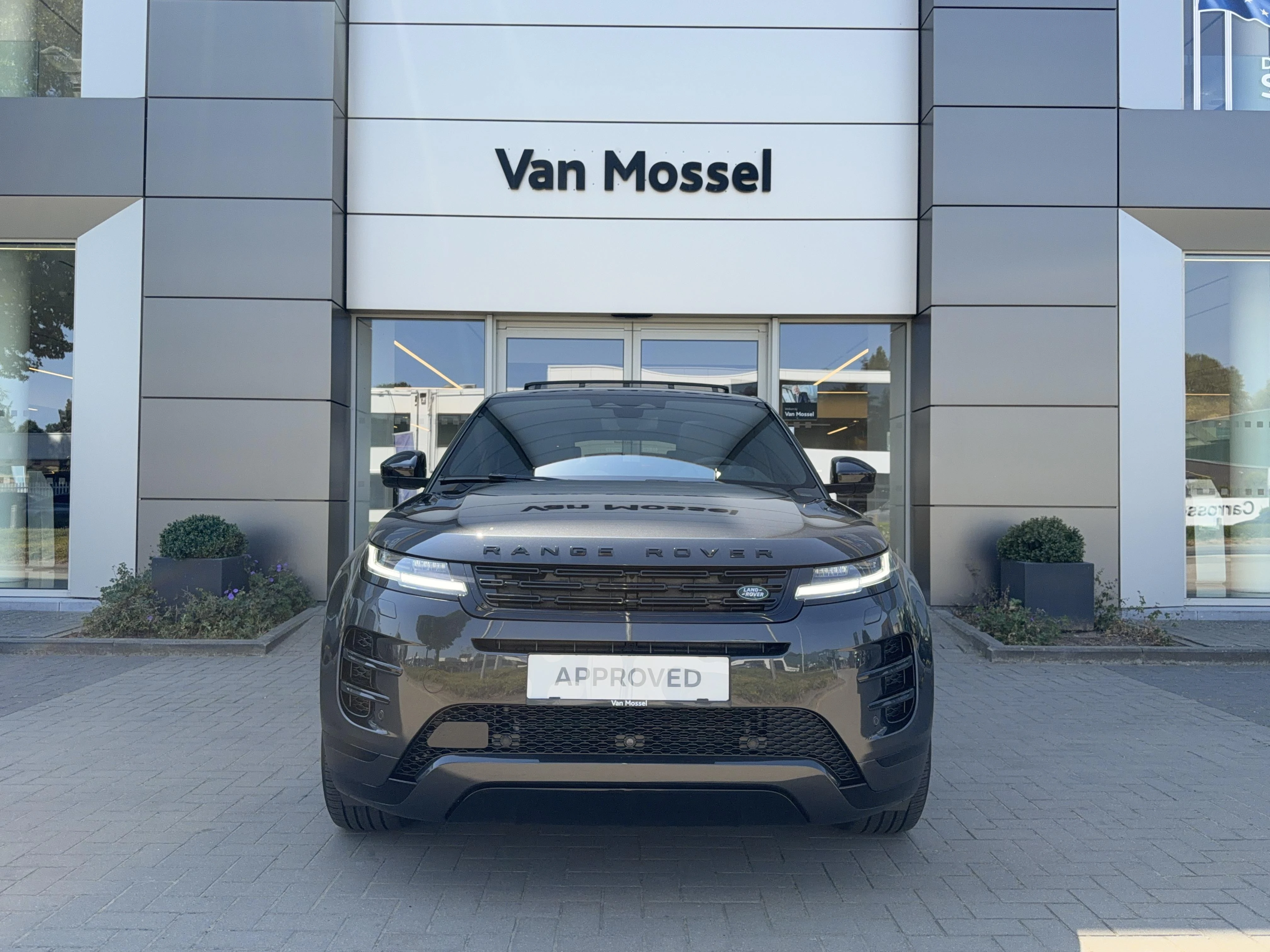 Land Rover-Range Rover Evoque-image-1
