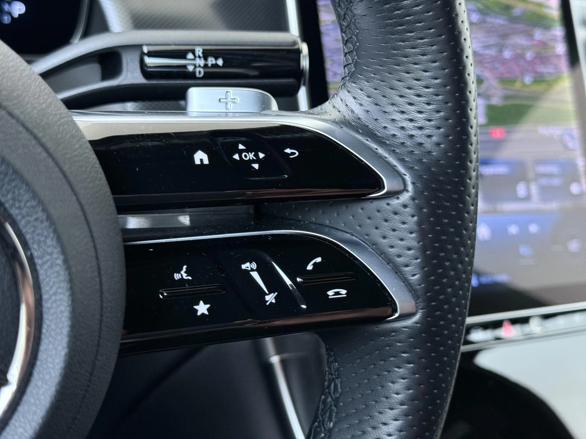 Mercedes-Benz-GLC-image-16