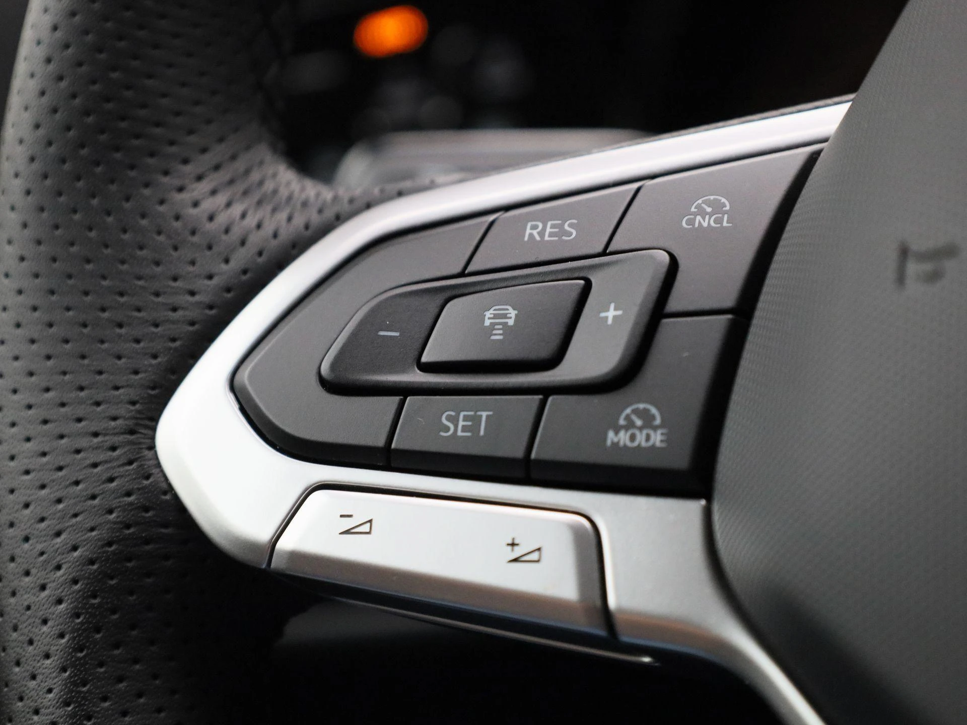 Volkswagen-Golf-image-17