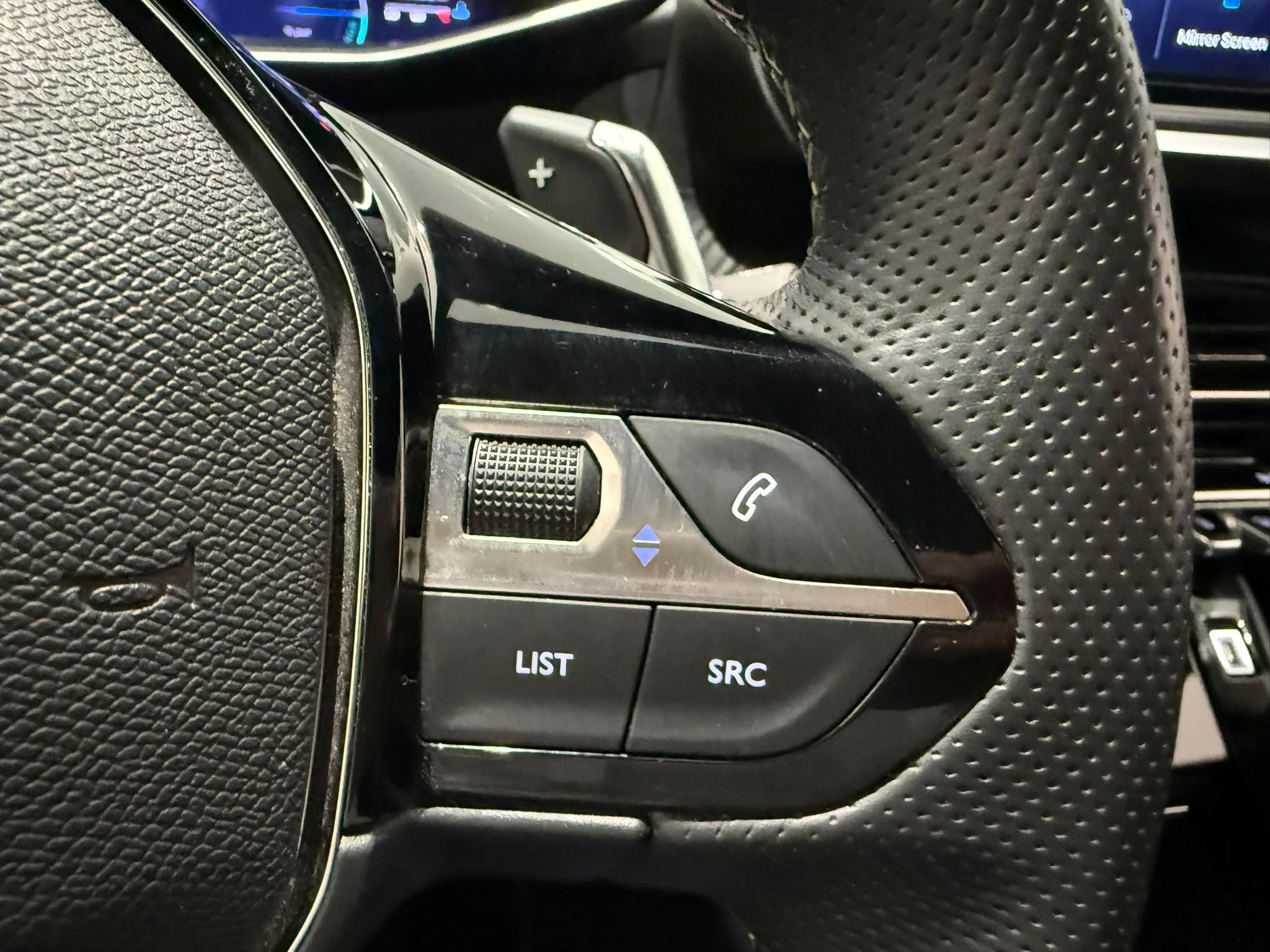 Peugeot-208-image-12
