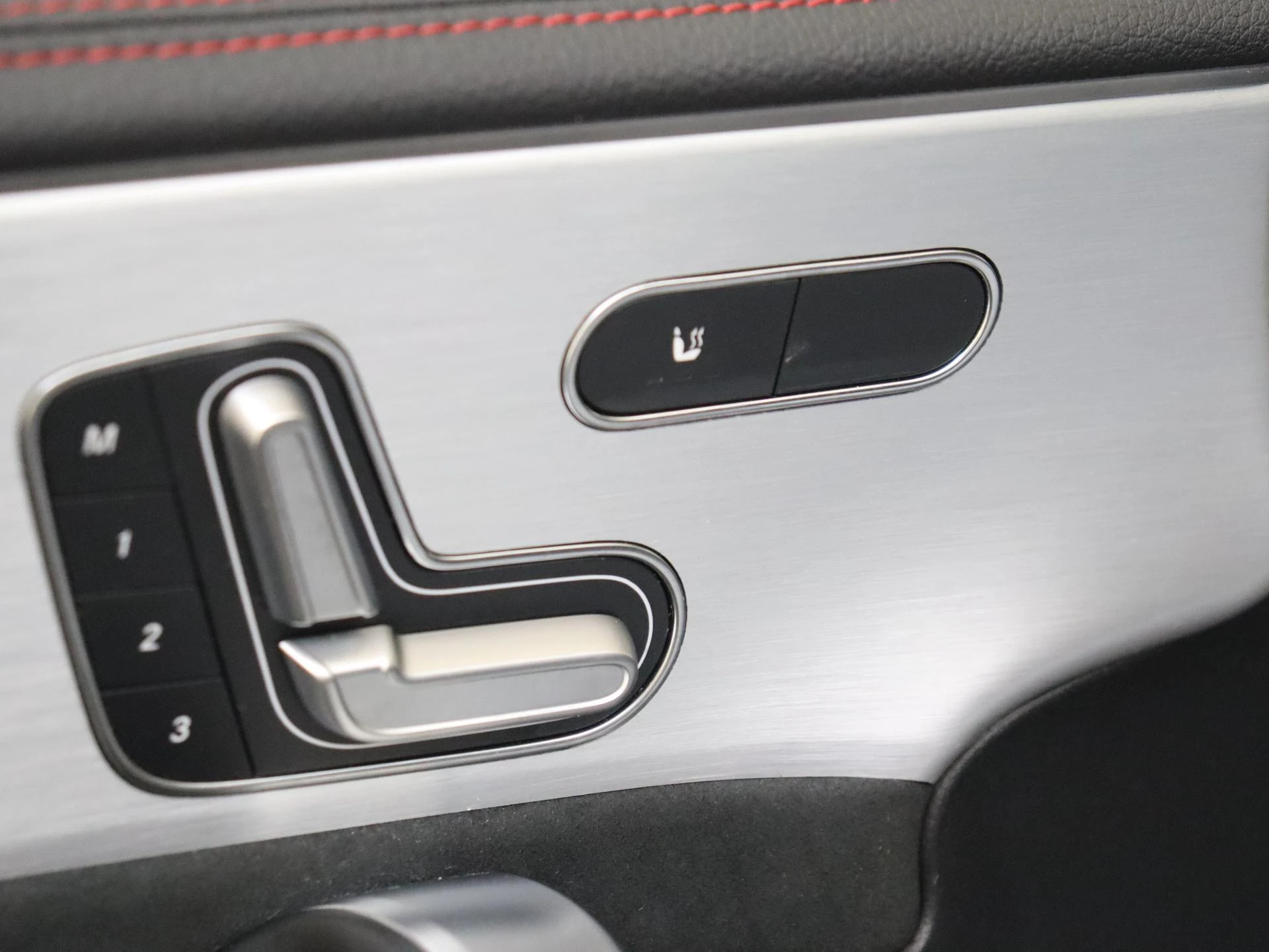 Mercedes-Benz-CLA-image-23