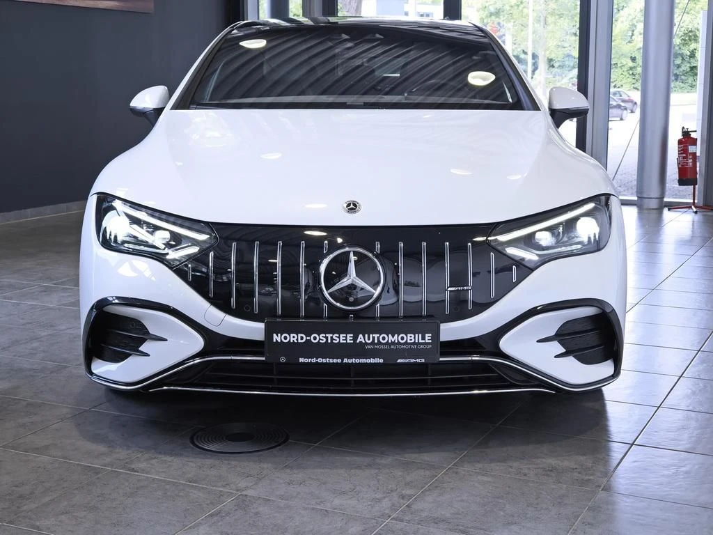 Mercedes-AMG-EQE 43 AMG-image-3