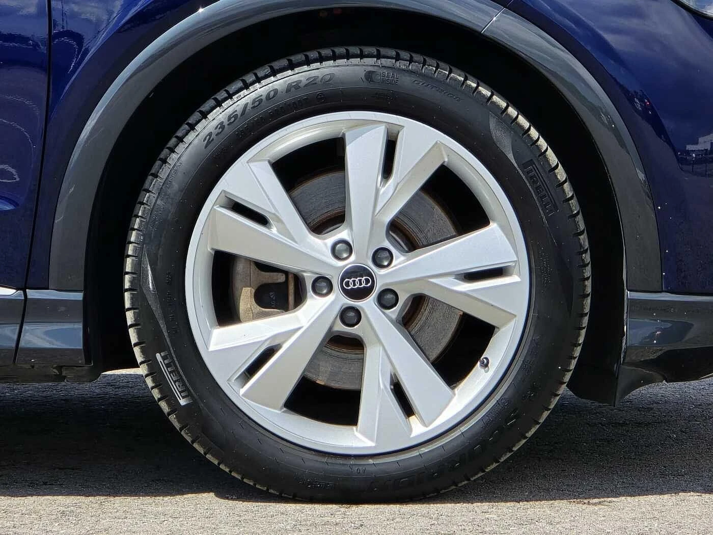 Audi-Q4 e-tron-image-4