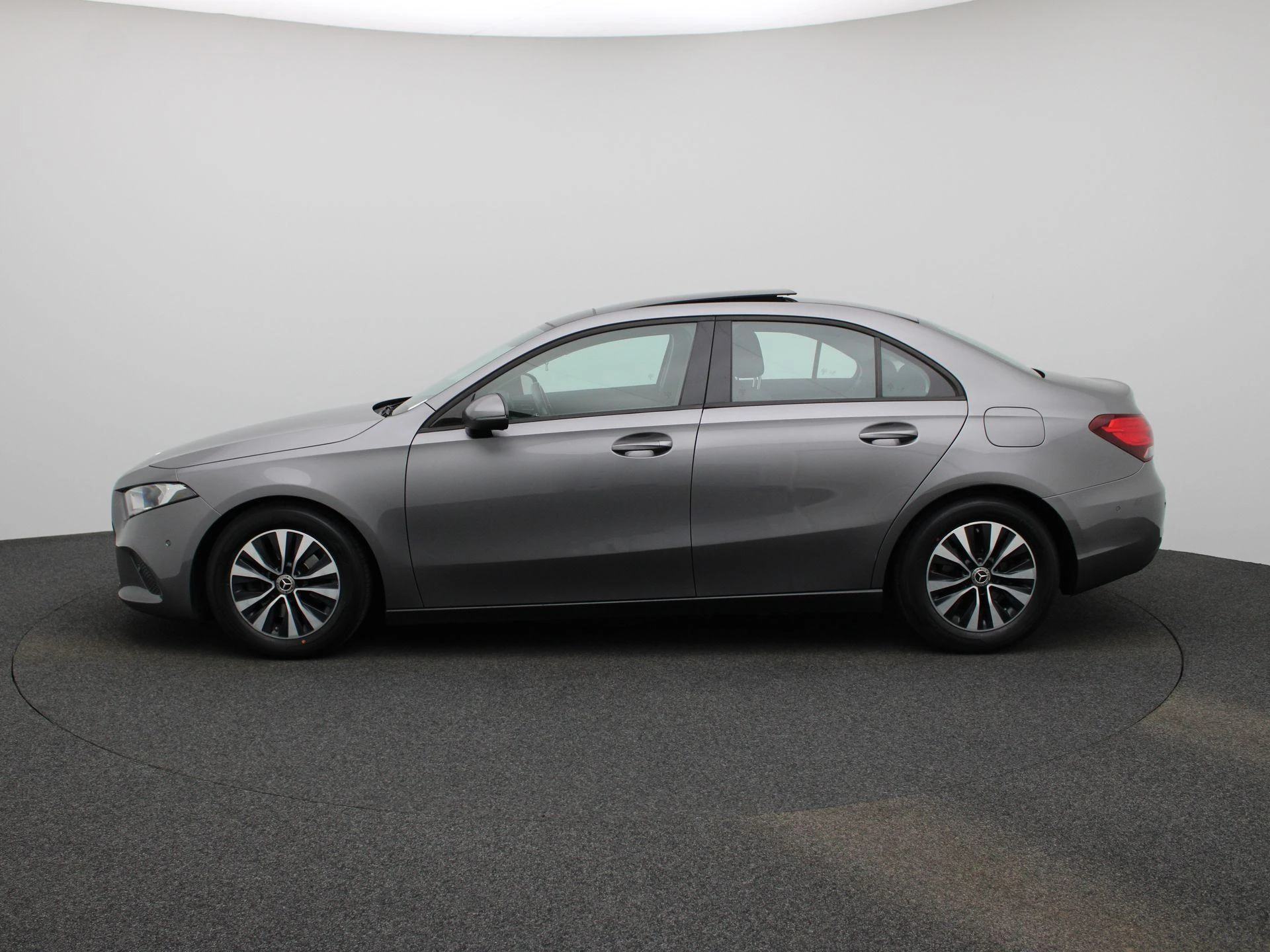 Mercedes-Benz-A-Klasse-image-3