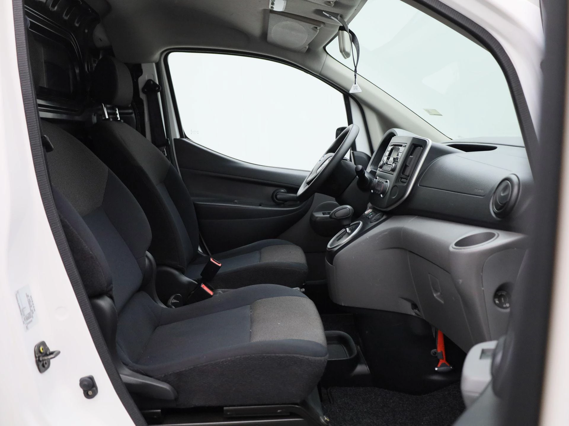 Nissan-e-NV200-image-12