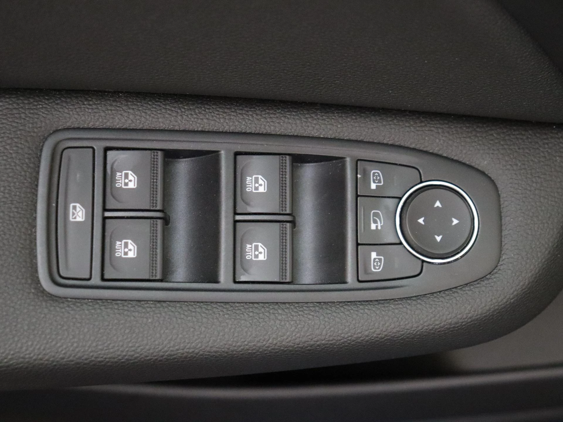 Renault-Clio-image-23