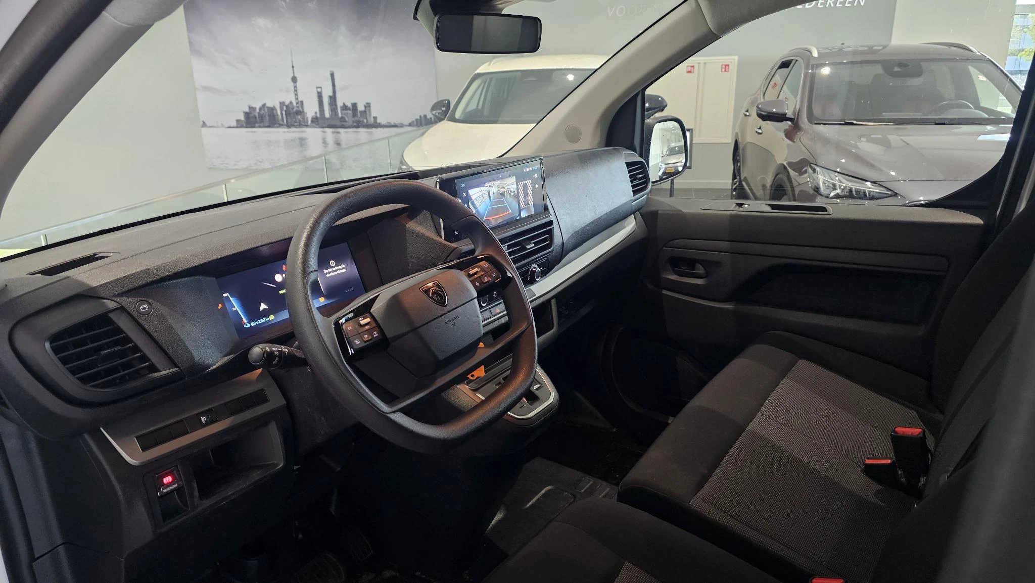 Peugeot-e-Expert-image-12