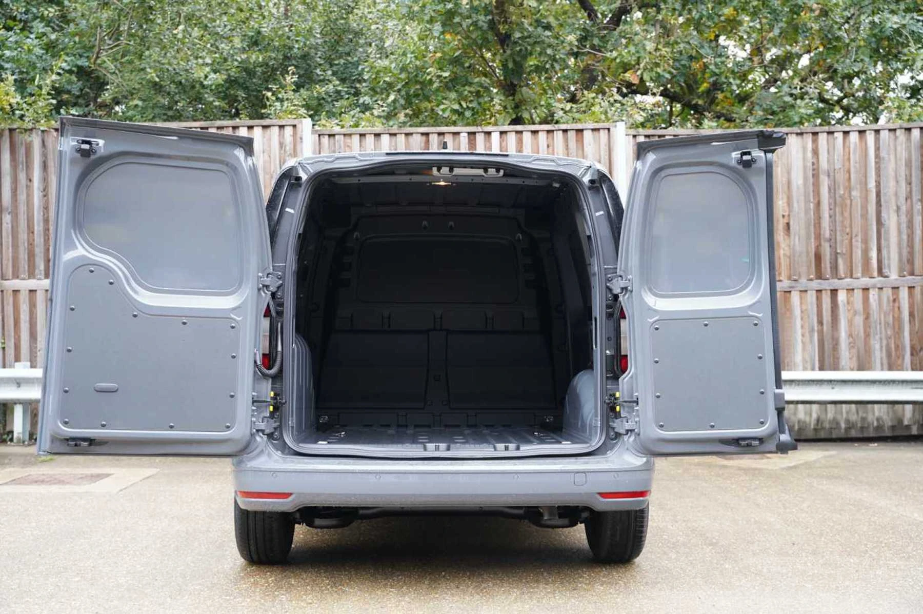 Volkswagen-Caddy-image-12