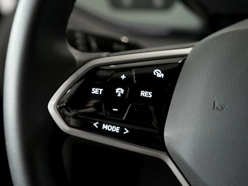 Volkswagen ID.3 Pro electric 150kw *Wärmepumpe*Panorama*Area View* Head-up*IQ-Light*Navi*Travel Assist*uvm...