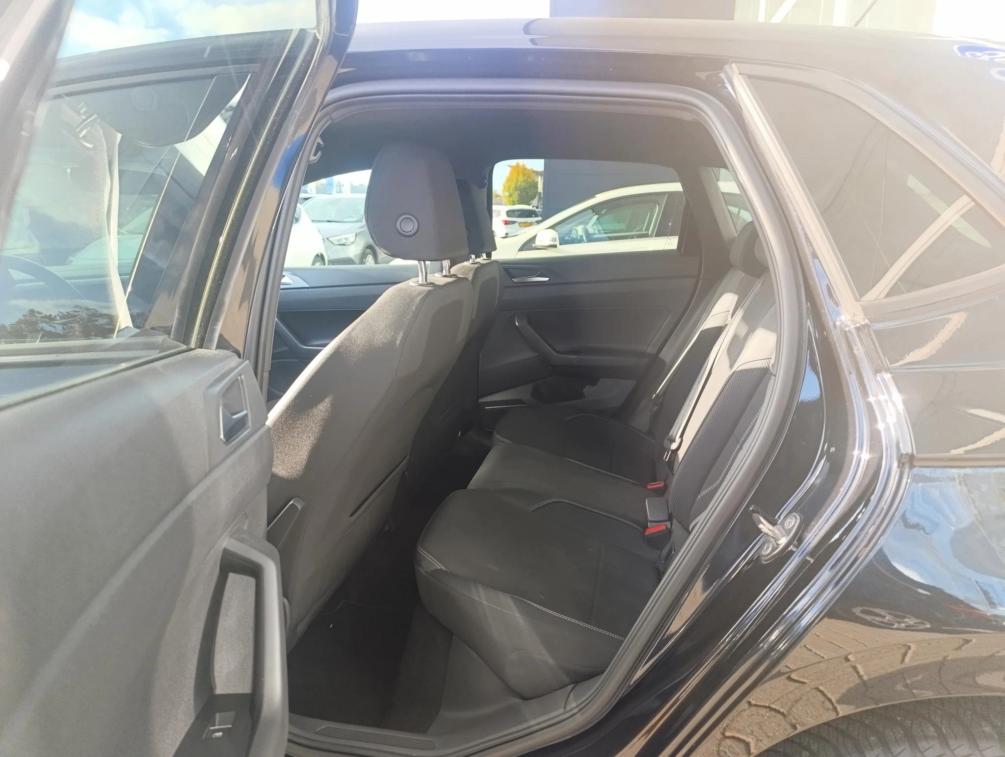 Volkswagen-Polo-image-11
