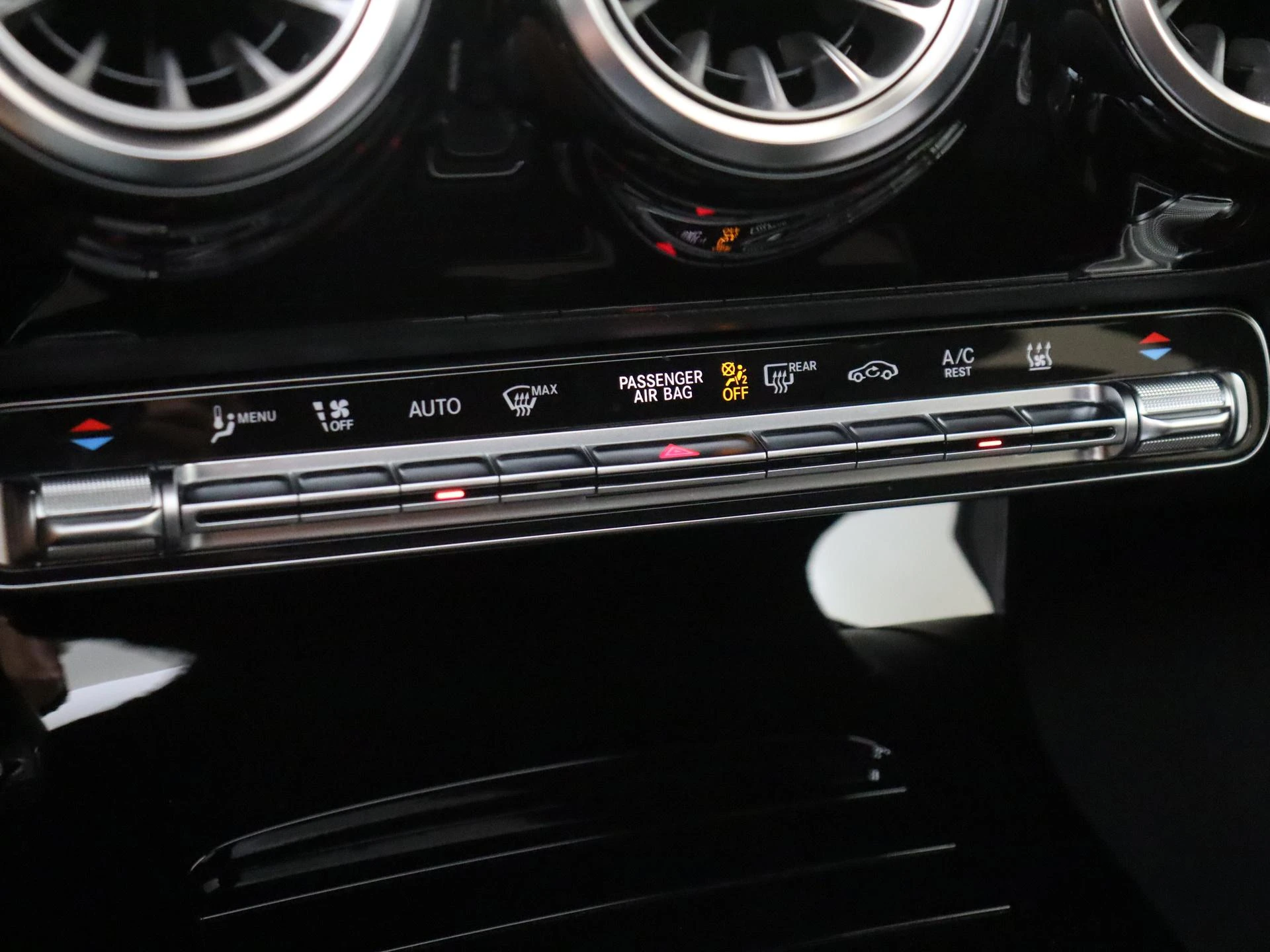 Mercedes-Benz-A-Klasse-image-23
