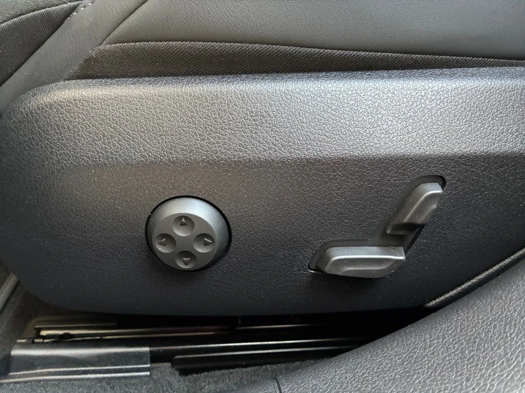 Mercedes-Benz-E-Klasse 220 d-image-8