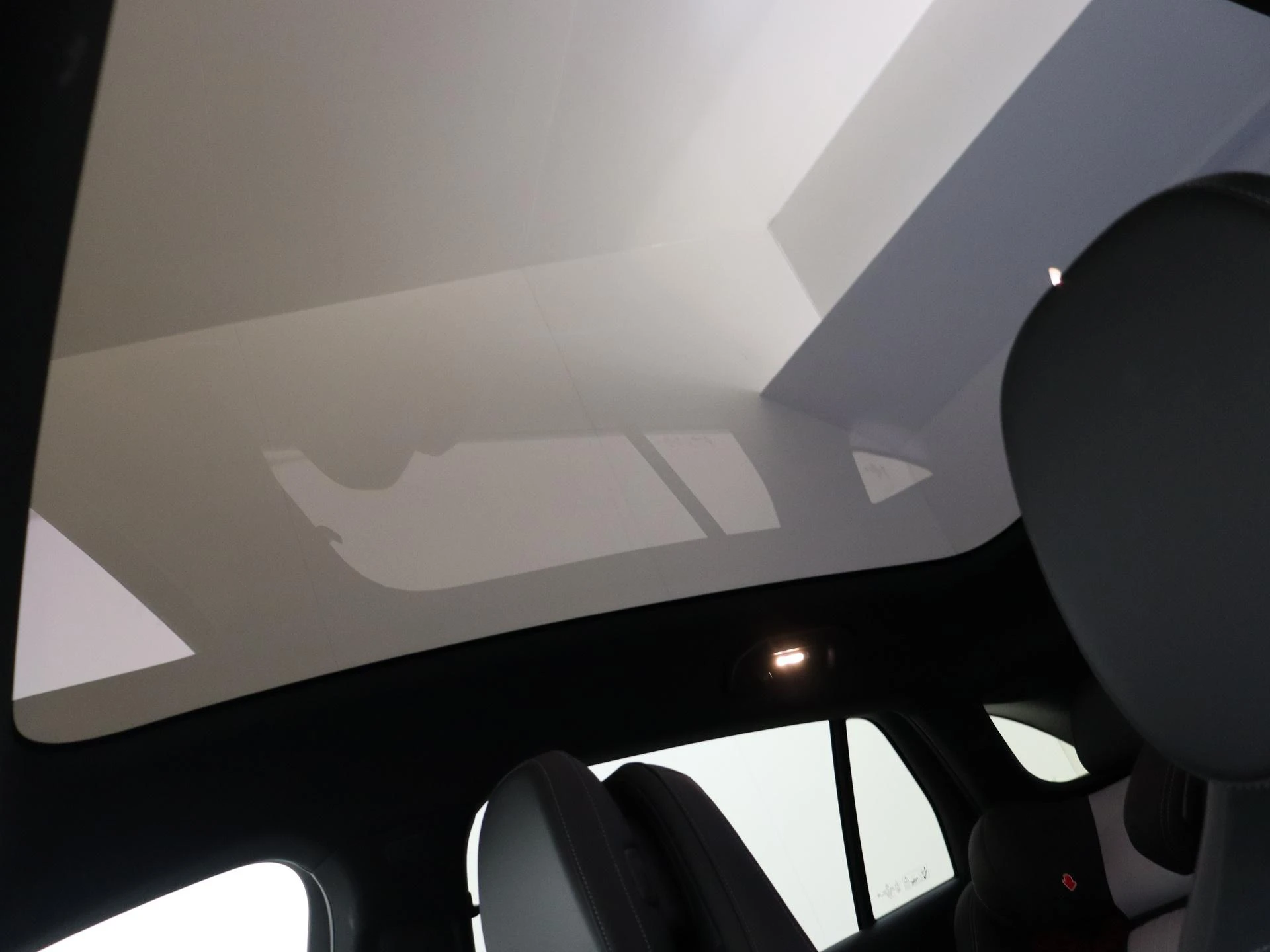 Mercedes-Benz-GLC-image-27
