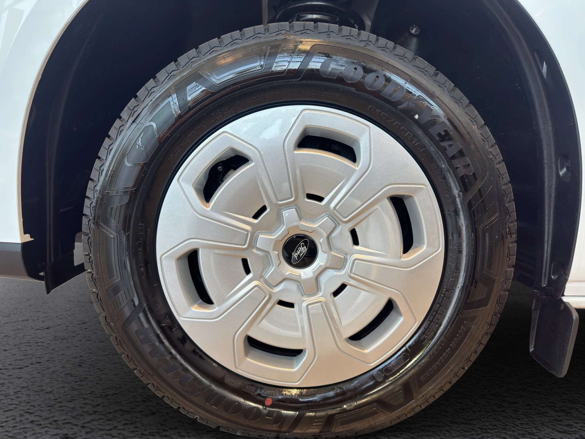 Ford-Transit Custom-image-5