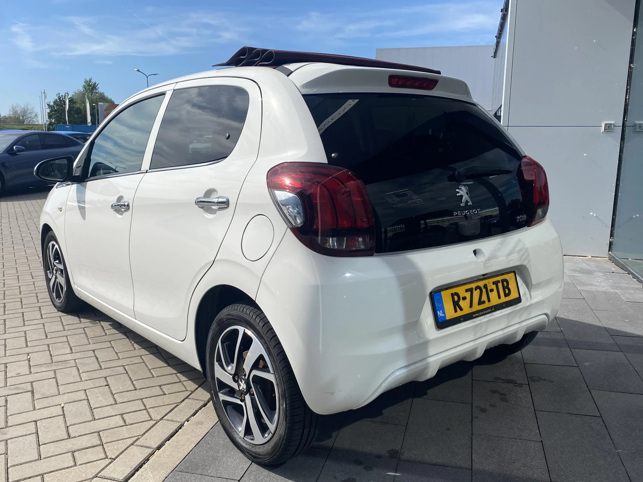Peugeot-108-image-2