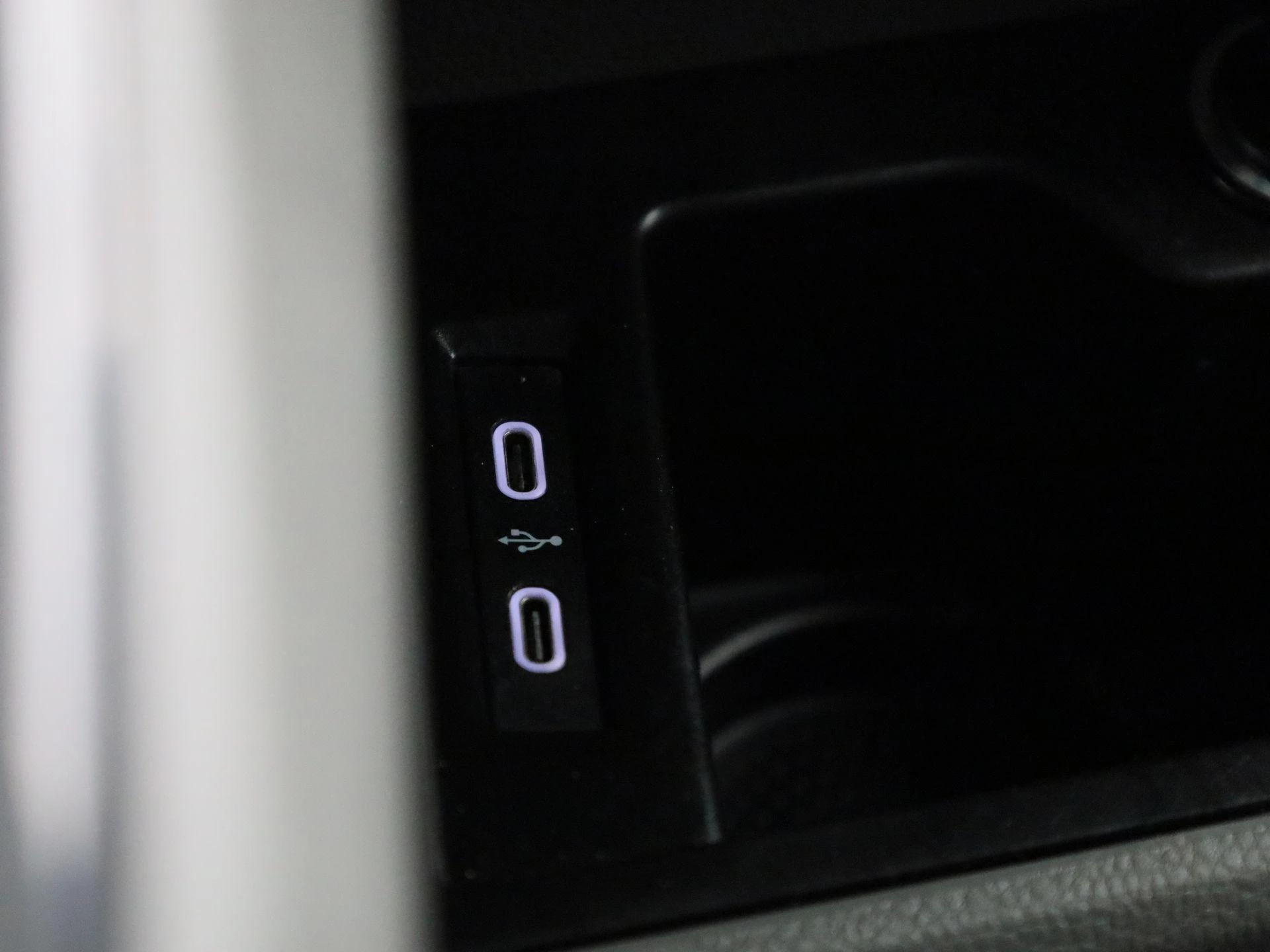 Volkswagen-Transporter-image-31